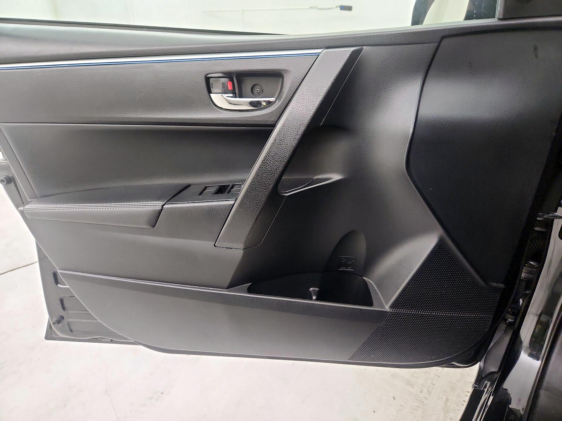 Thumbnail: 2016 Toyota Corolla - 12