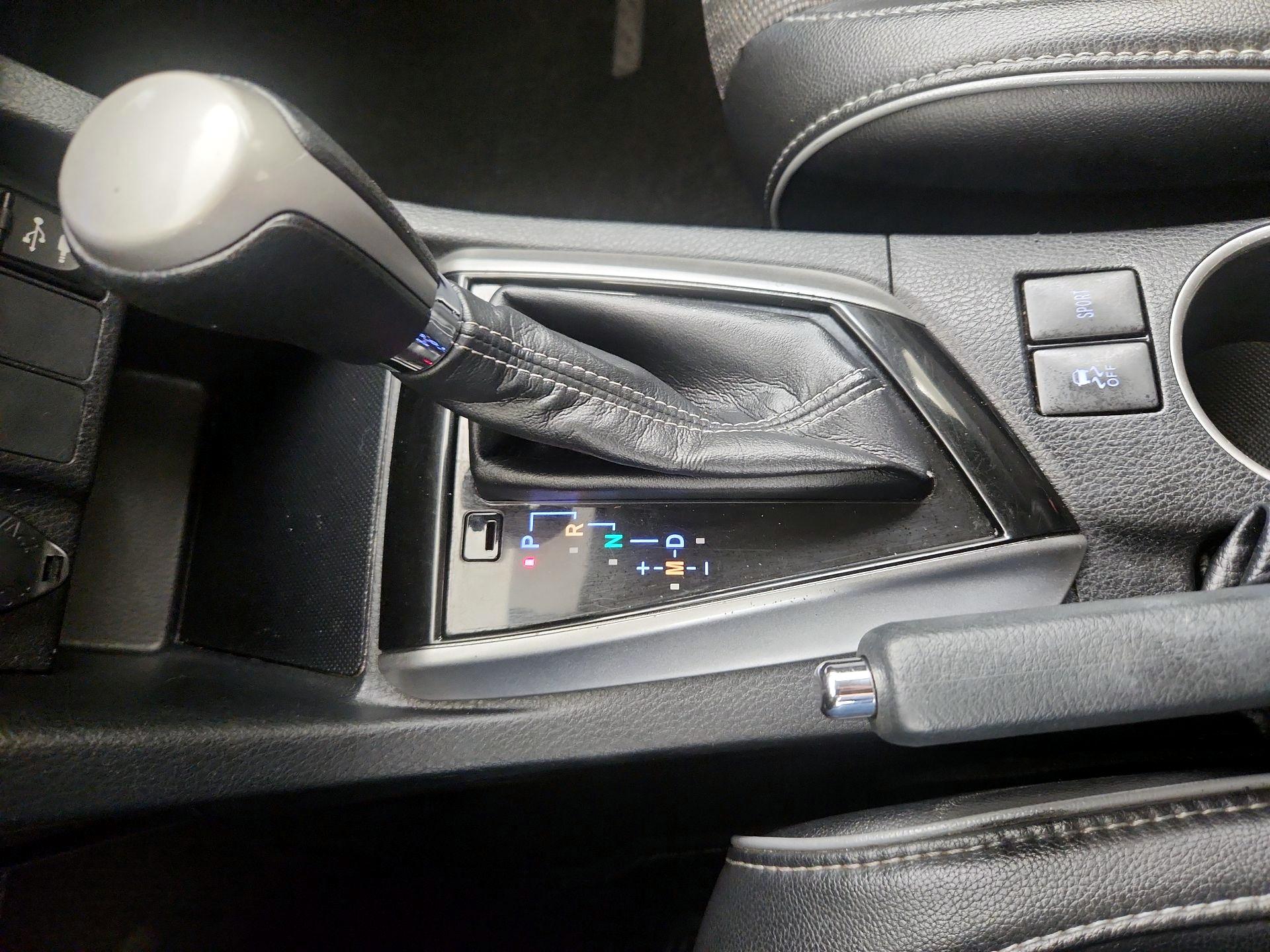 Thumbnail: 2016 Toyota Corolla - 17