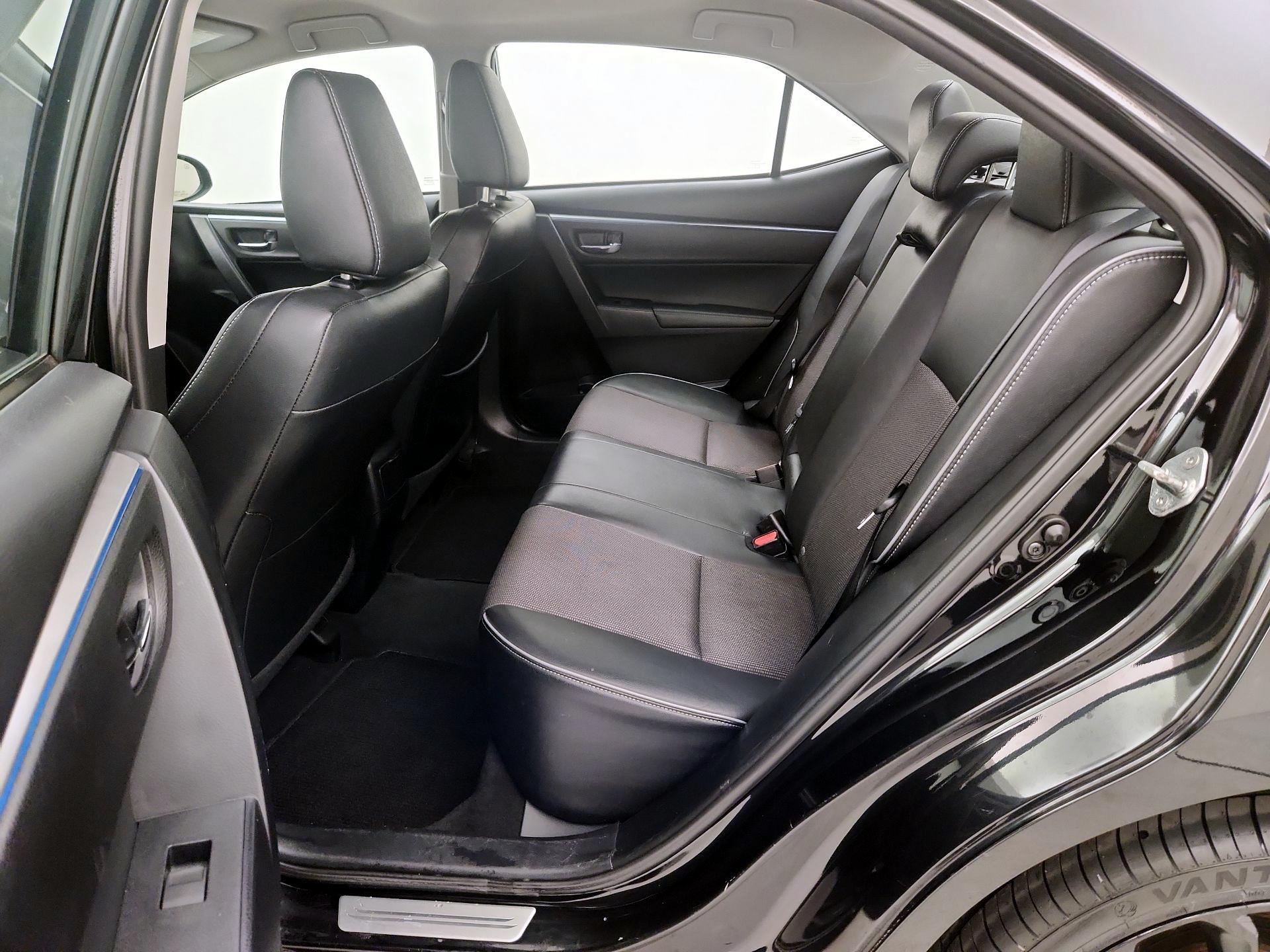 Thumbnail: 2016 Toyota Corolla - 18