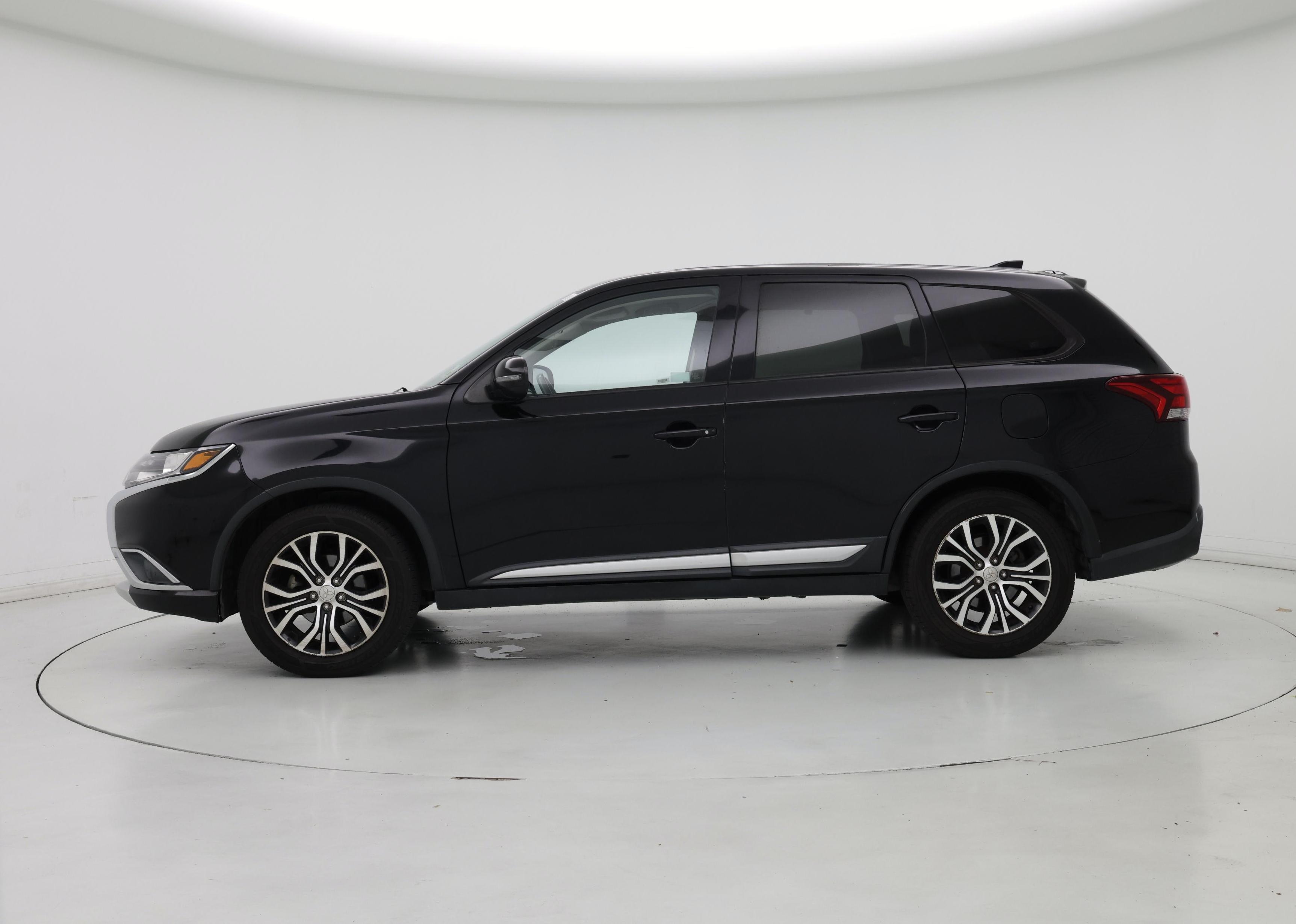 Thumbnail: 2018 Mitsubishi Outlander - 3