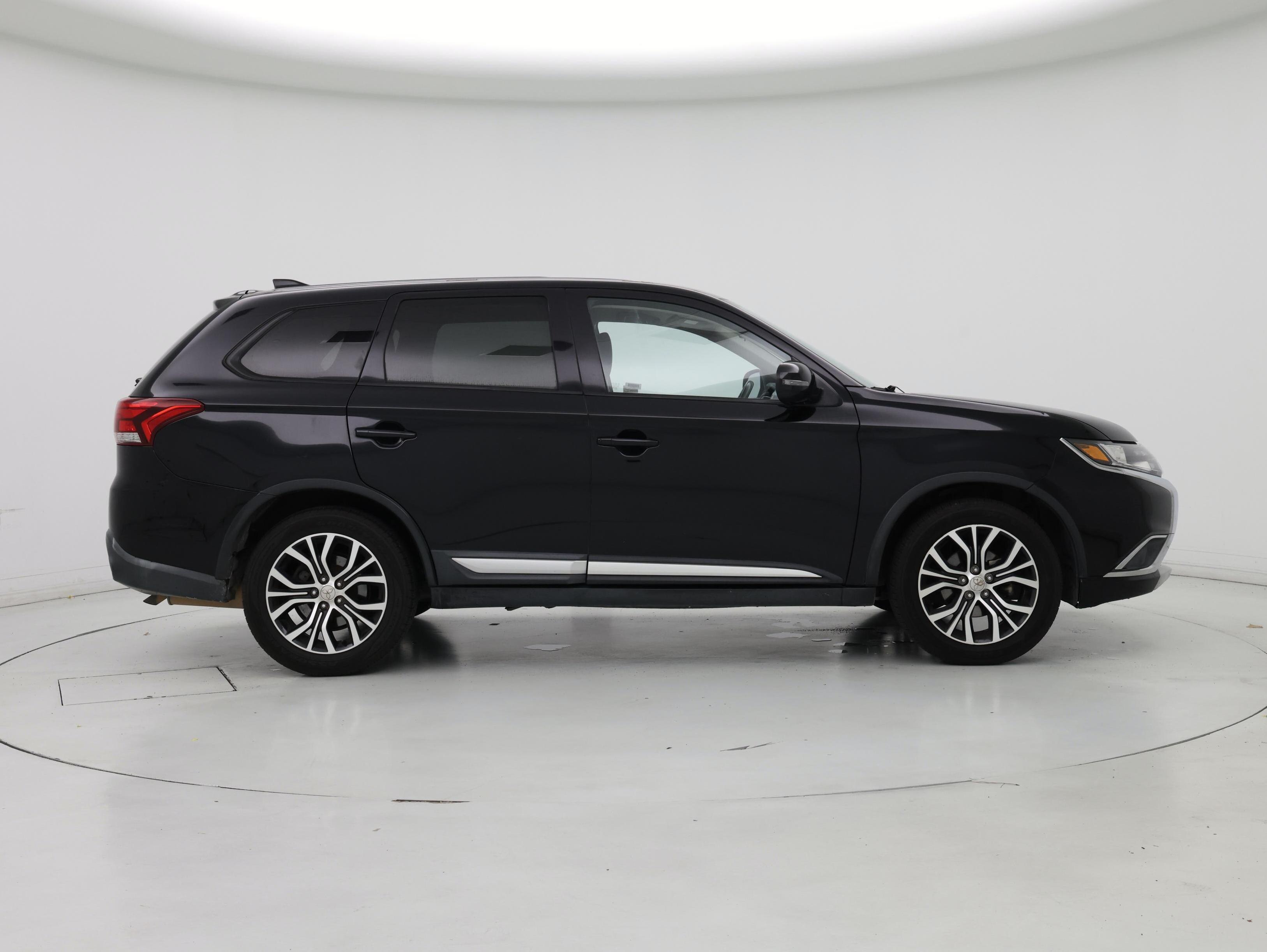 Thumbnail: 2018 Mitsubishi Outlander - 7