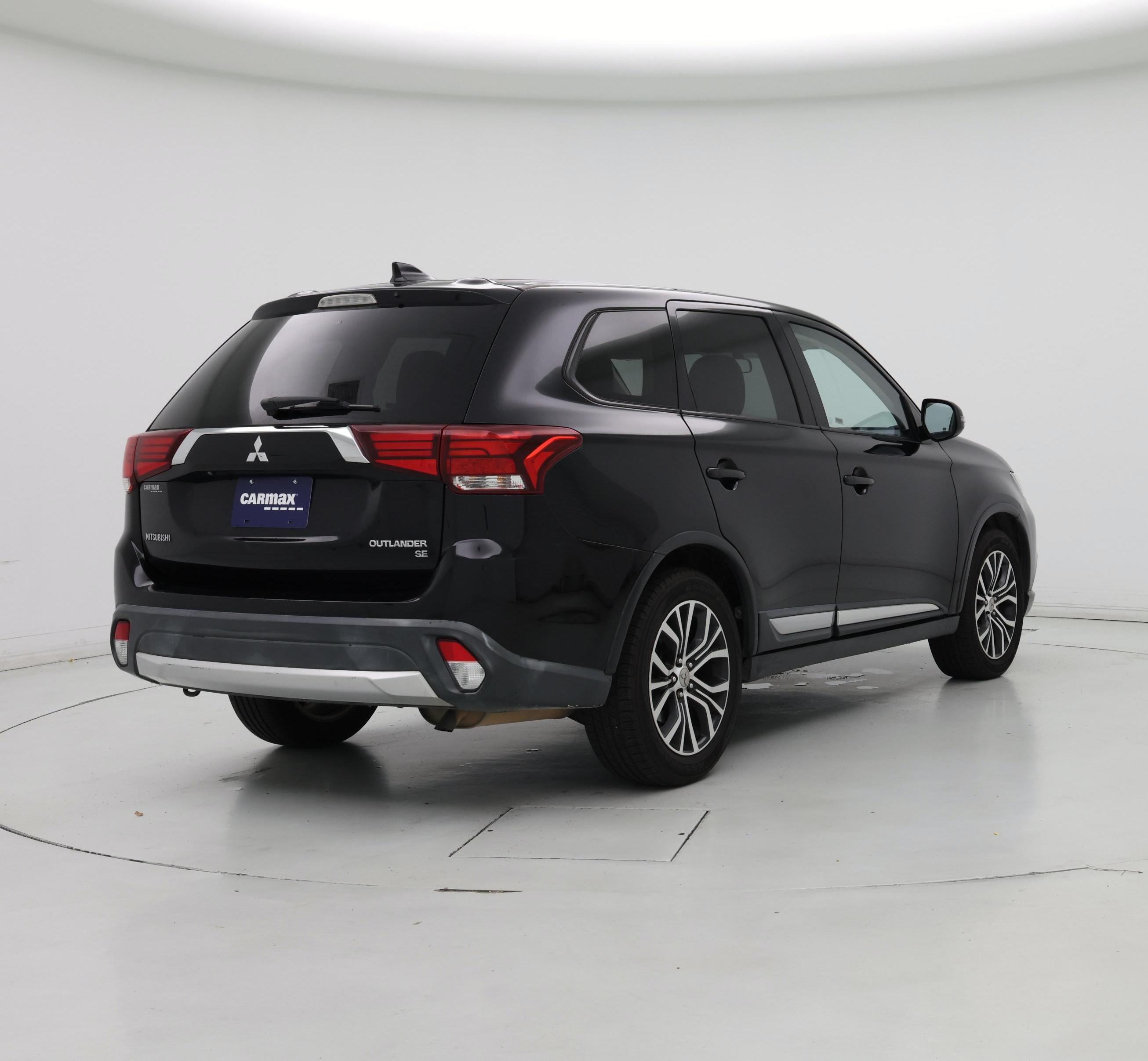 Thumbnail: 2018 Mitsubishi Outlander - 8