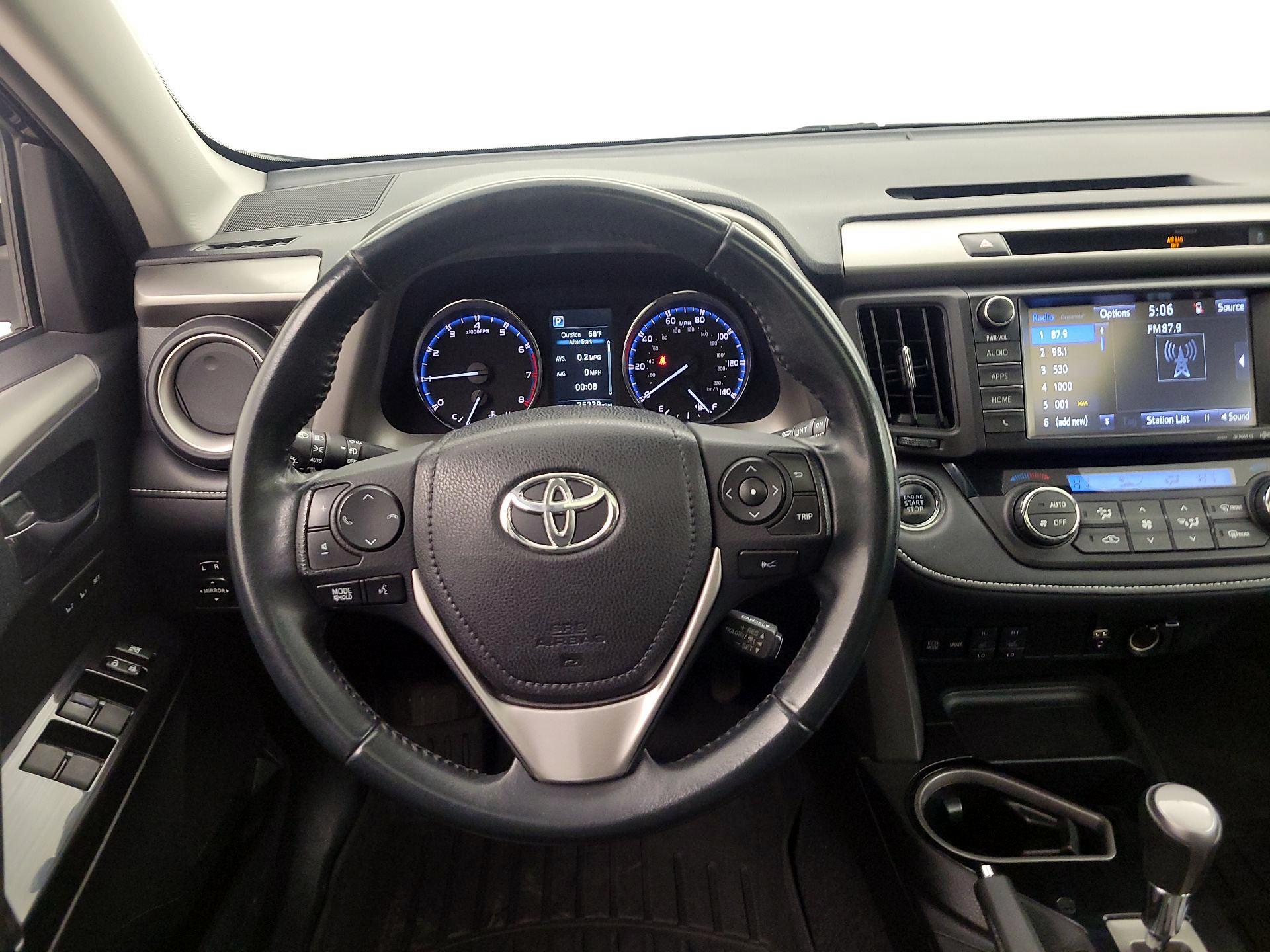 Thumbnail: 2016 Toyota RAV4 - 10