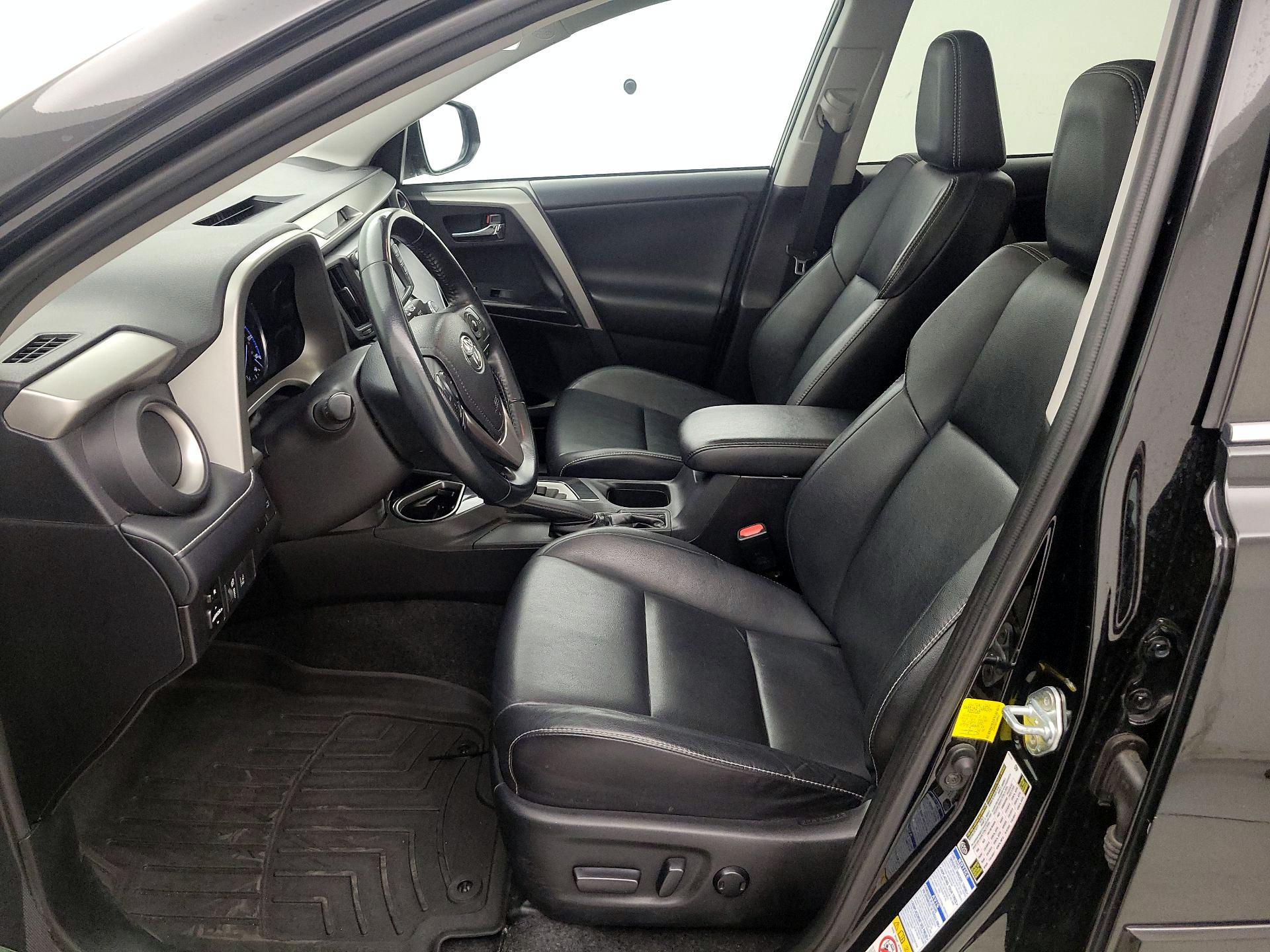 Thumbnail: 2016 Toyota RAV4 - 11