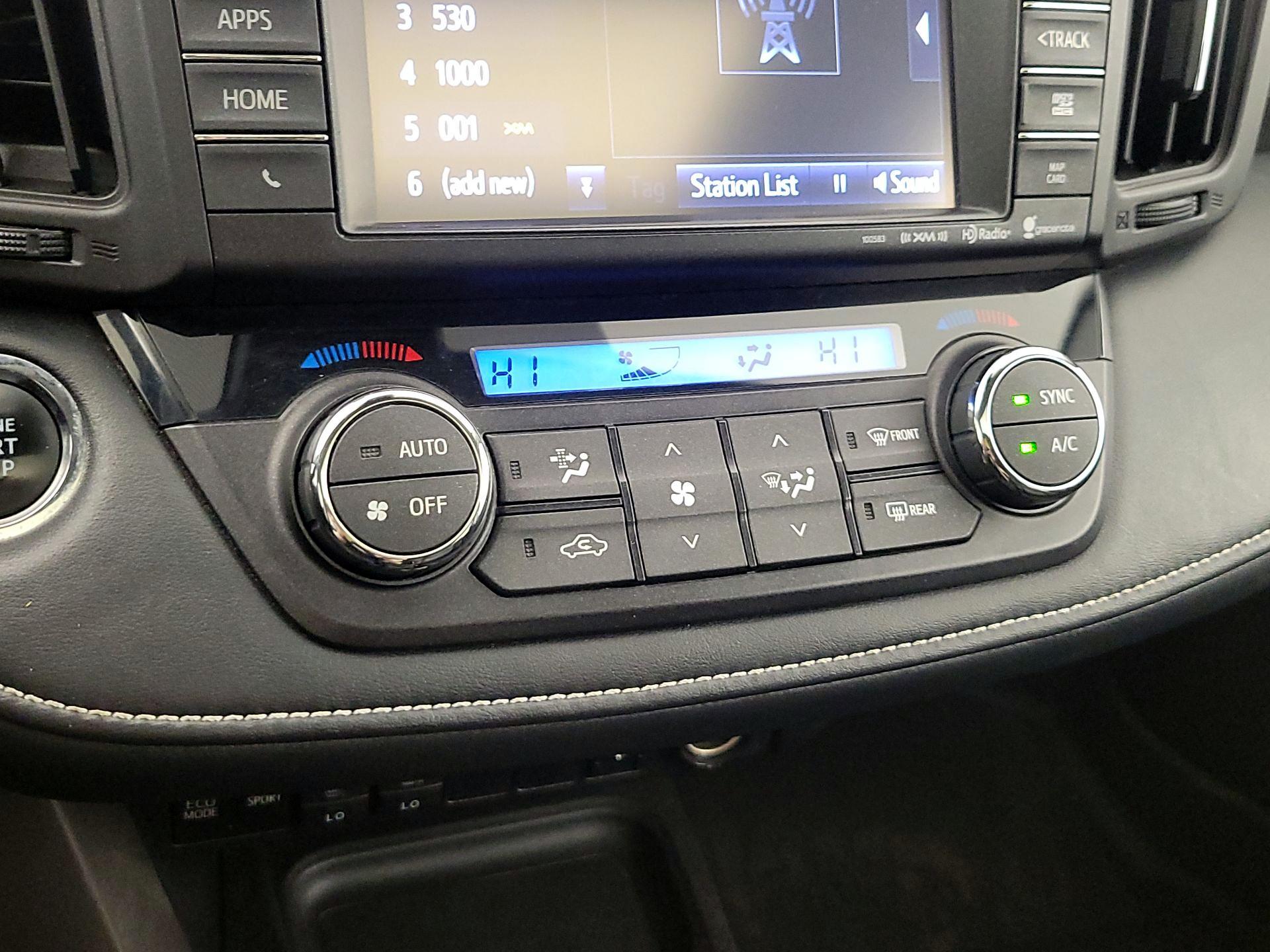 Thumbnail: 2016 Toyota RAV4 - 16