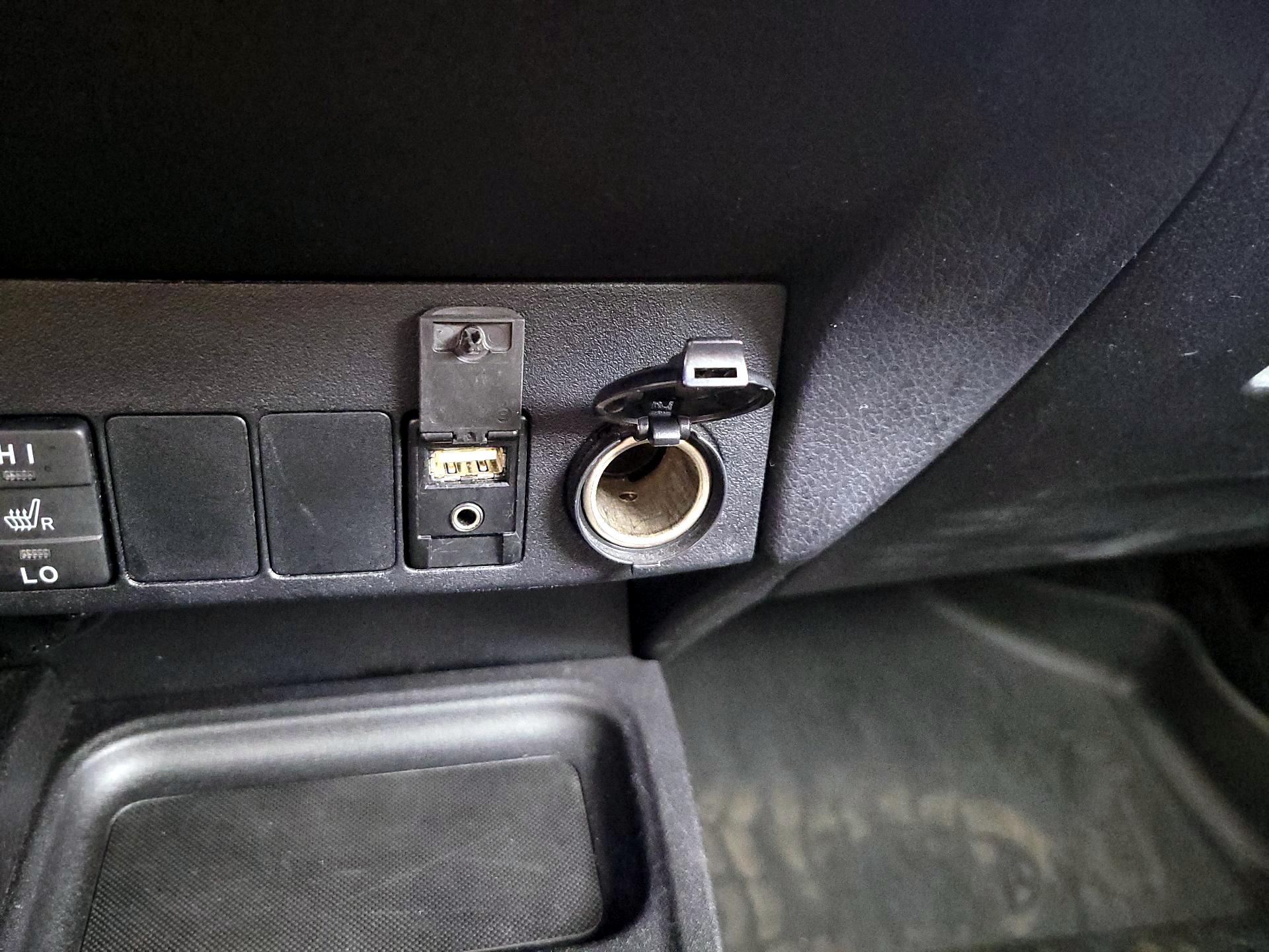 Thumbnail: 2016 Toyota RAV4 - 18