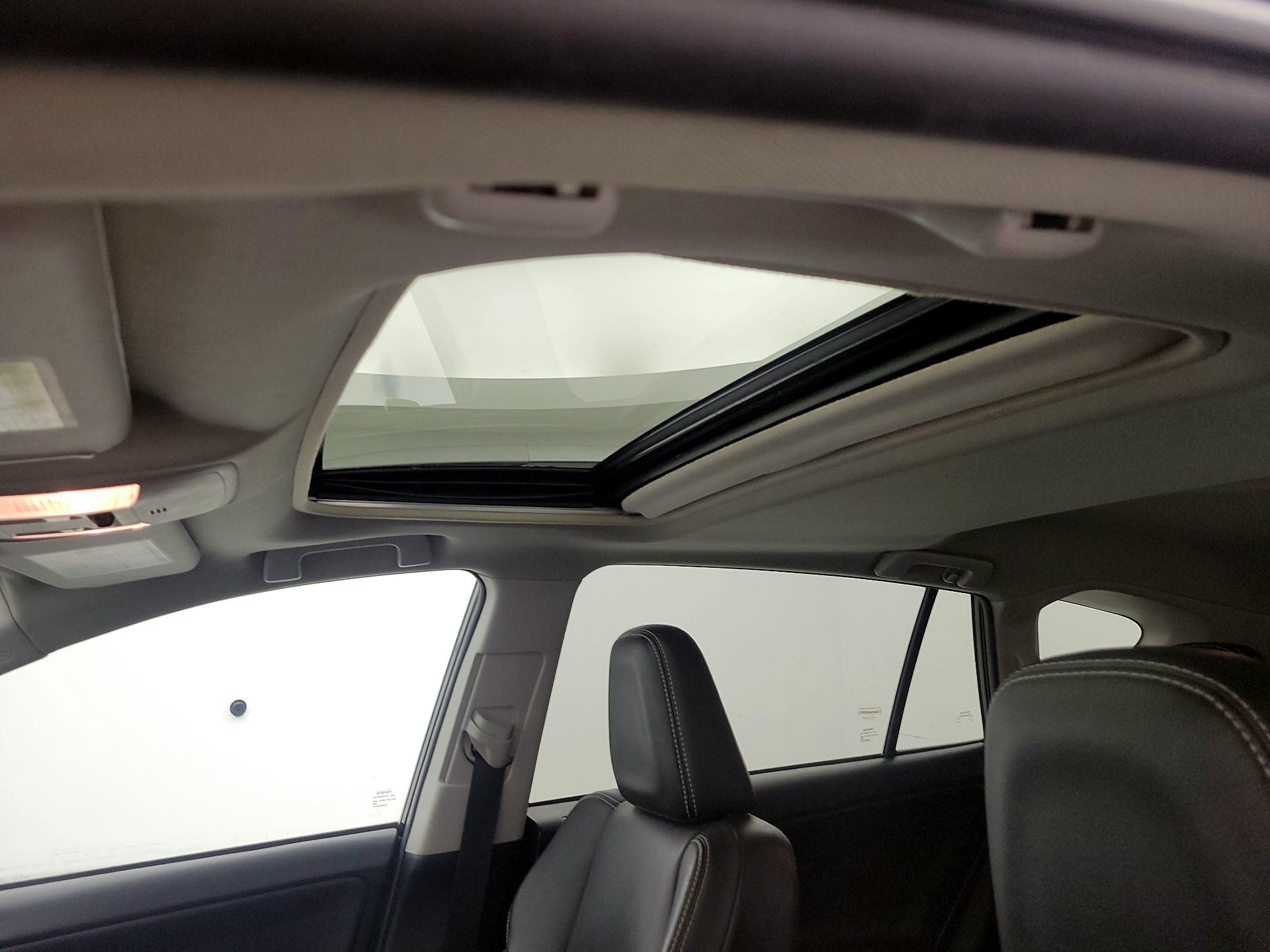 Thumbnail: 2016 Toyota RAV4 - 19