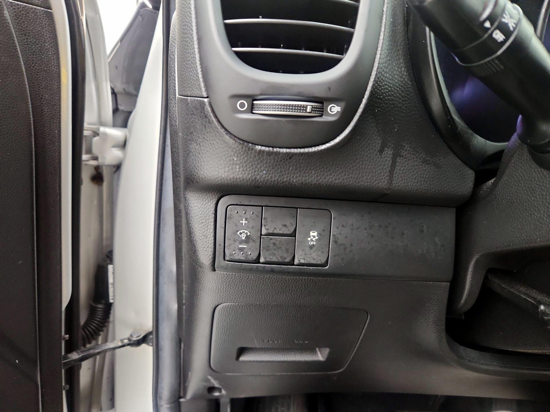 Thumbnail: 2018 Kia Soul - 13