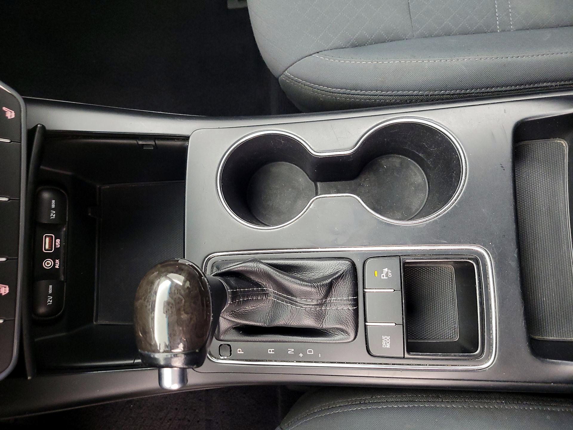 Thumbnail: 2016 Kia Sorento - 17