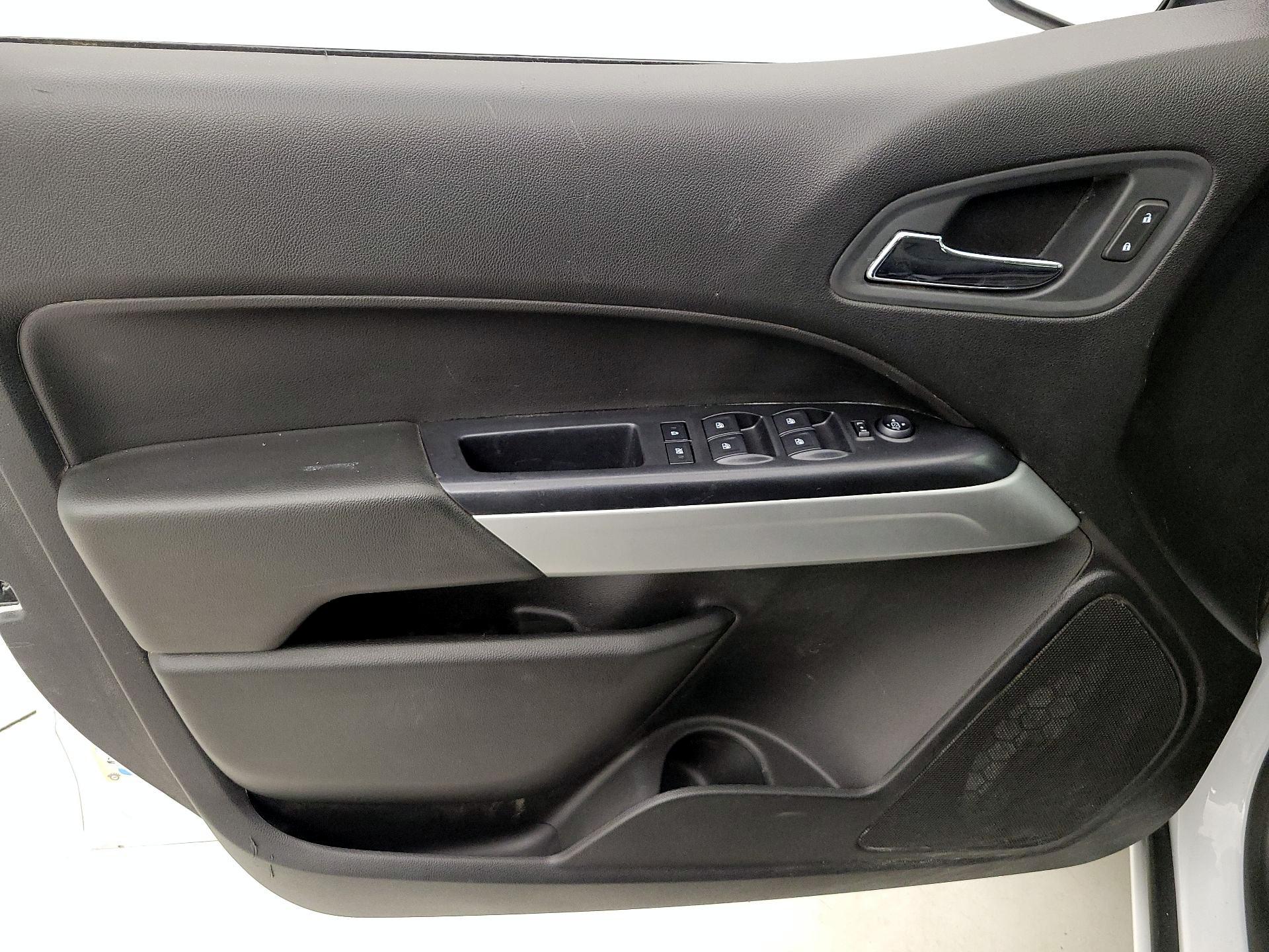 Thumbnail: 2015 Chevrolet Colorado - 12