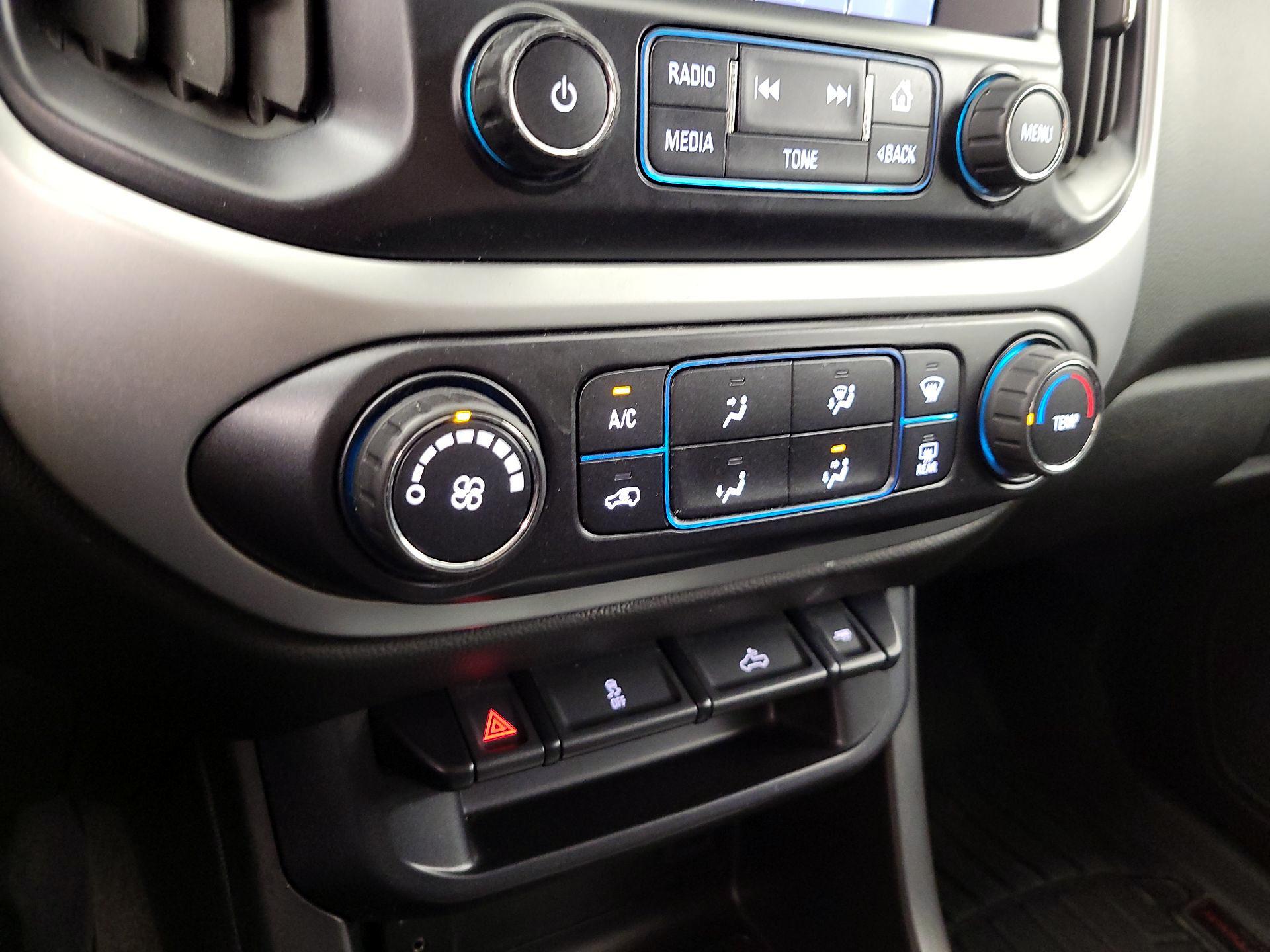 Thumbnail: 2015 Chevrolet Colorado - 16