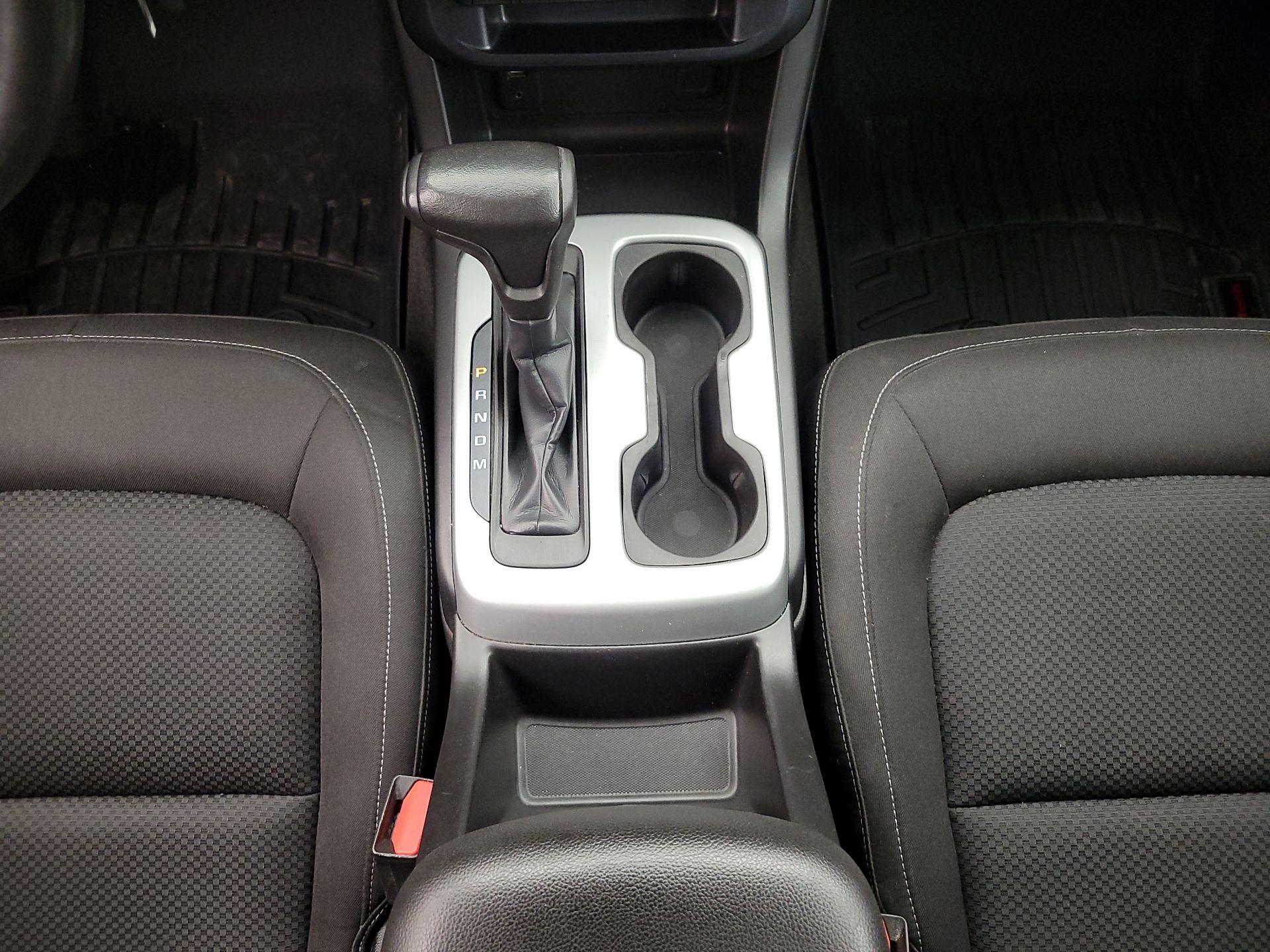 Thumbnail: 2015 Chevrolet Colorado - 17