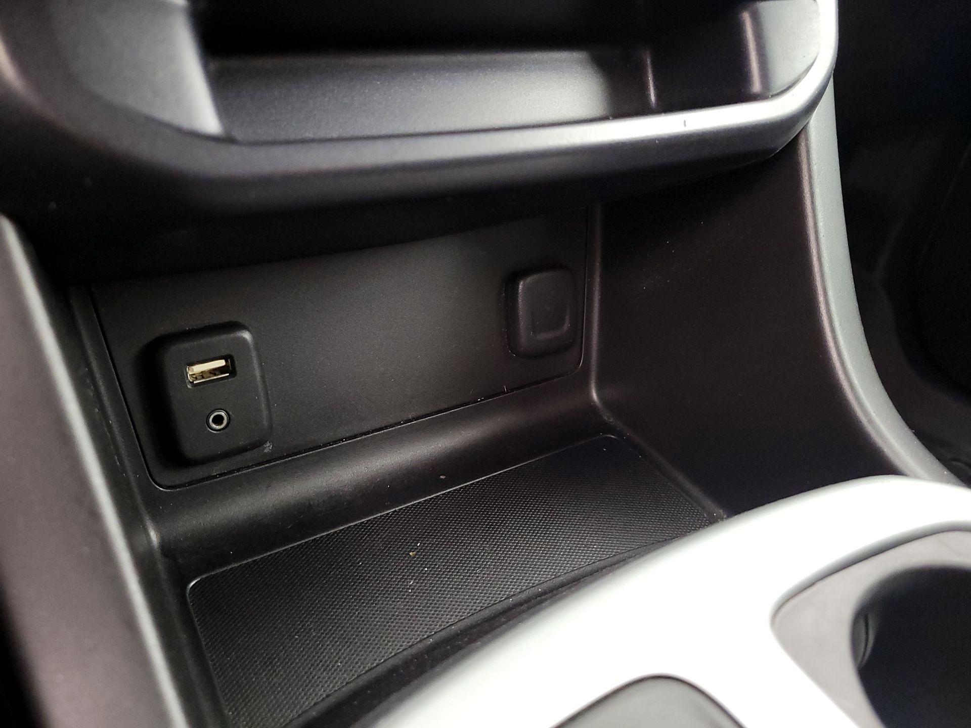 Thumbnail: 2015 Chevrolet Colorado - 18