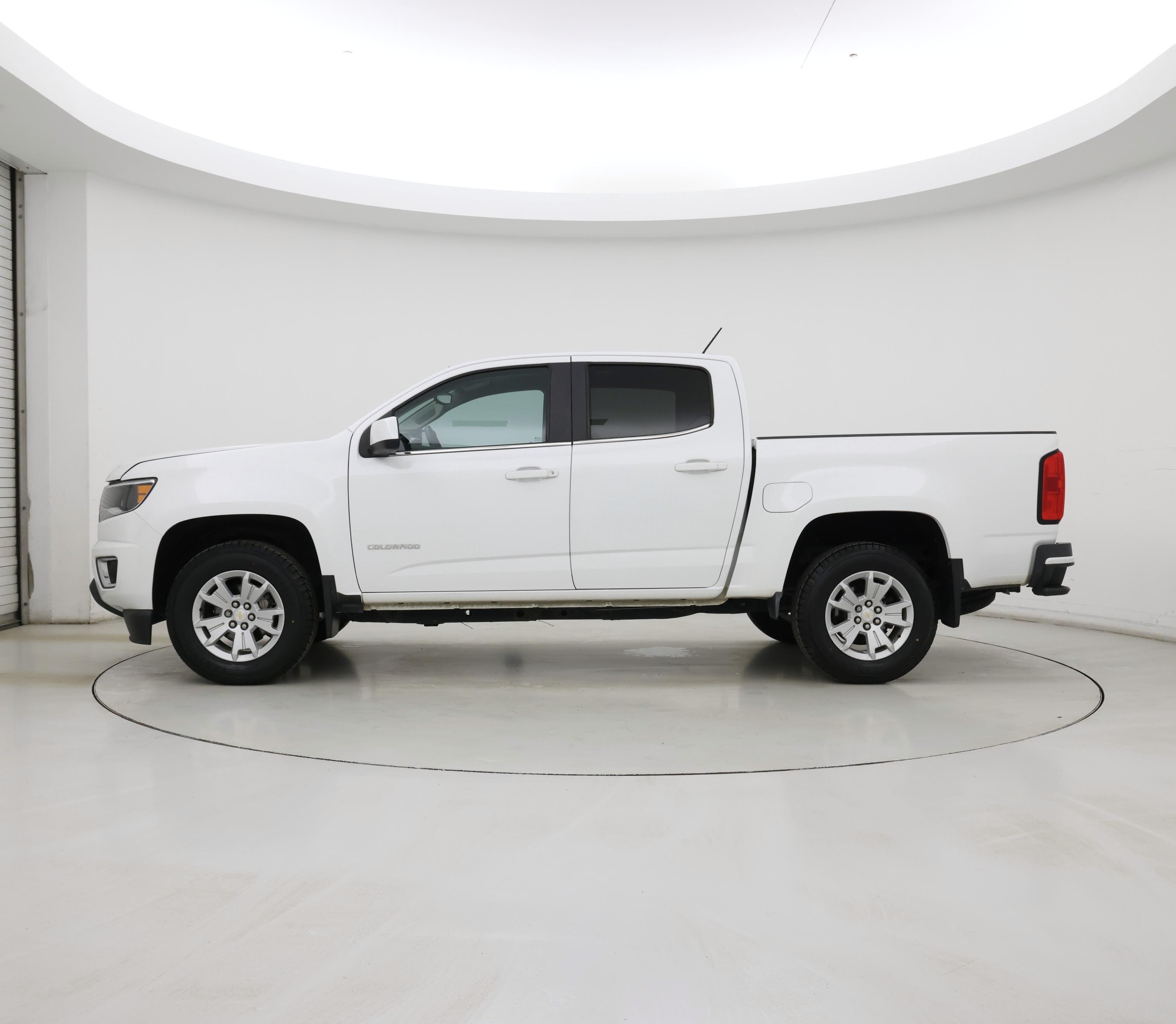 Thumbnail: 2015 Chevrolet Colorado - 3