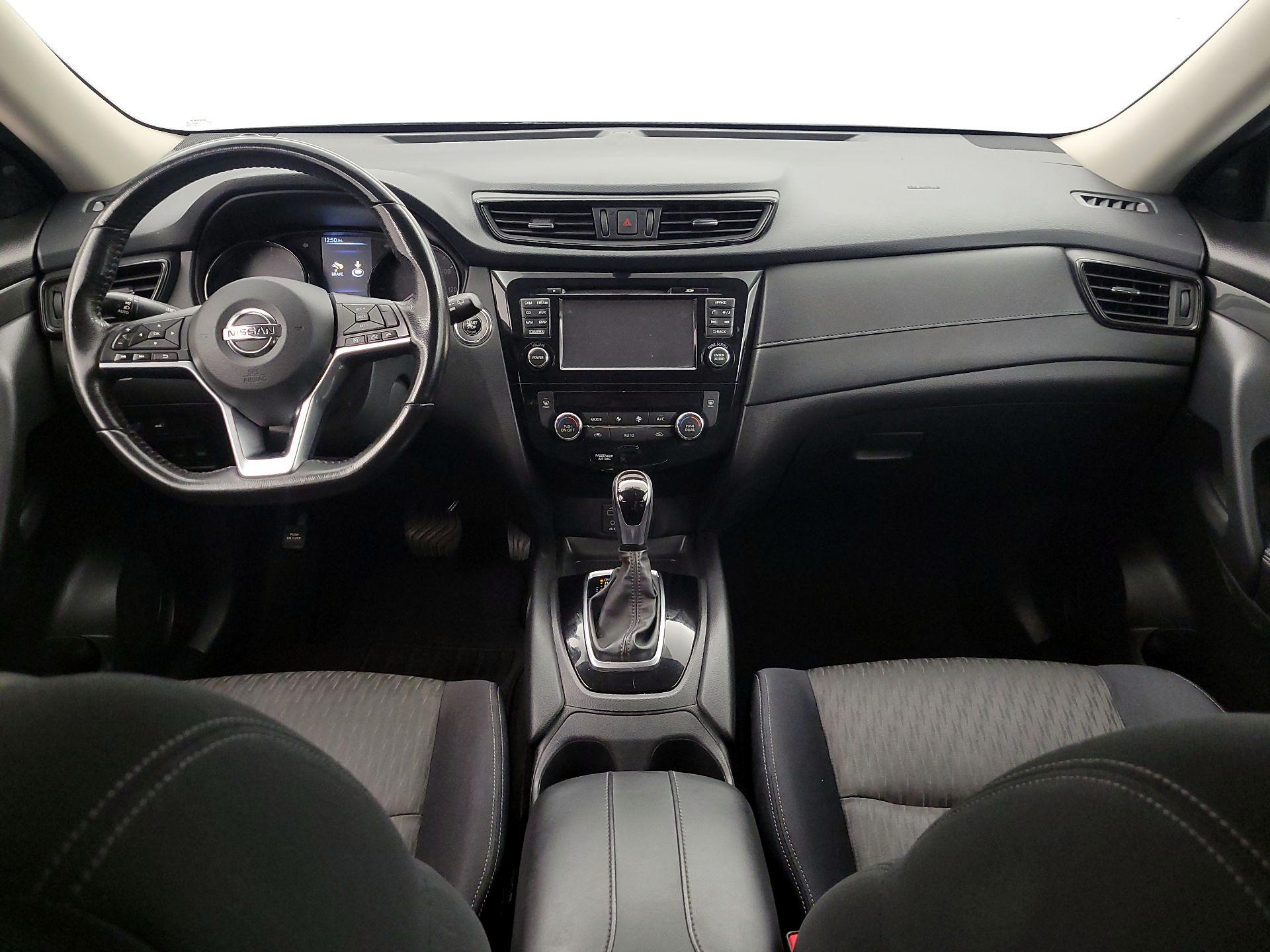Thumbnail: 2017 Nissan Rogue - 9