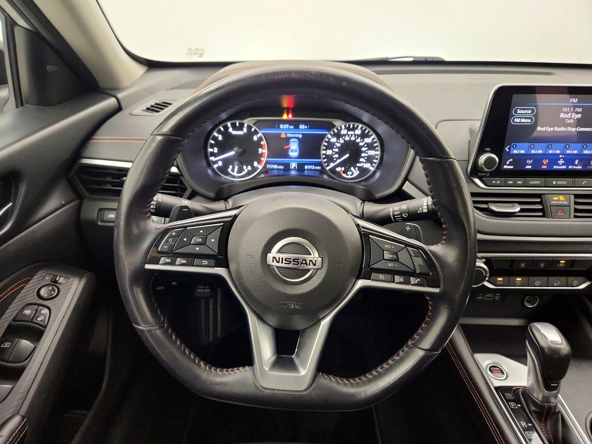 Thumbnail: 2019 Nissan Altima - 10