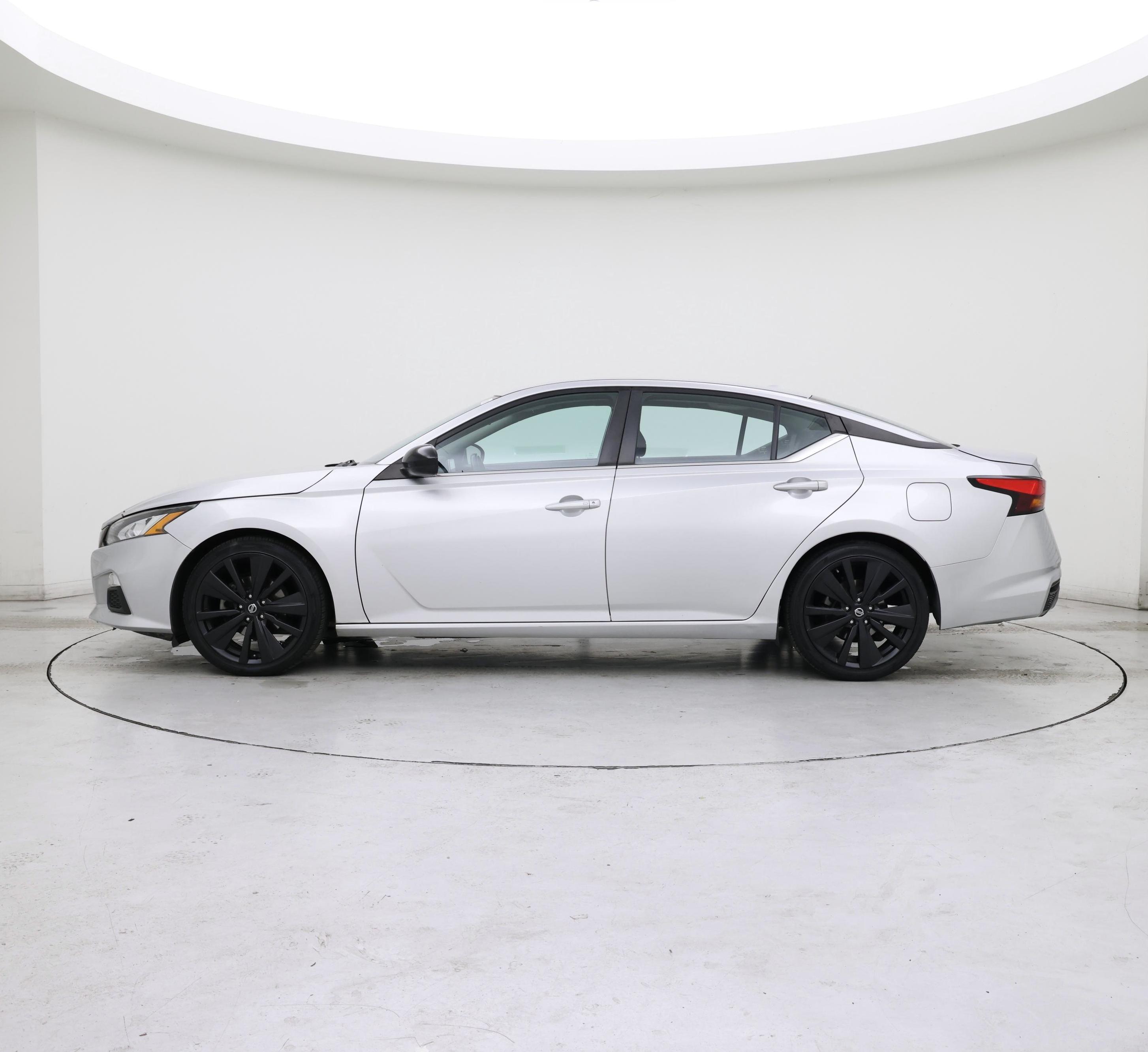 Thumbnail: 2019 Nissan Altima - 3