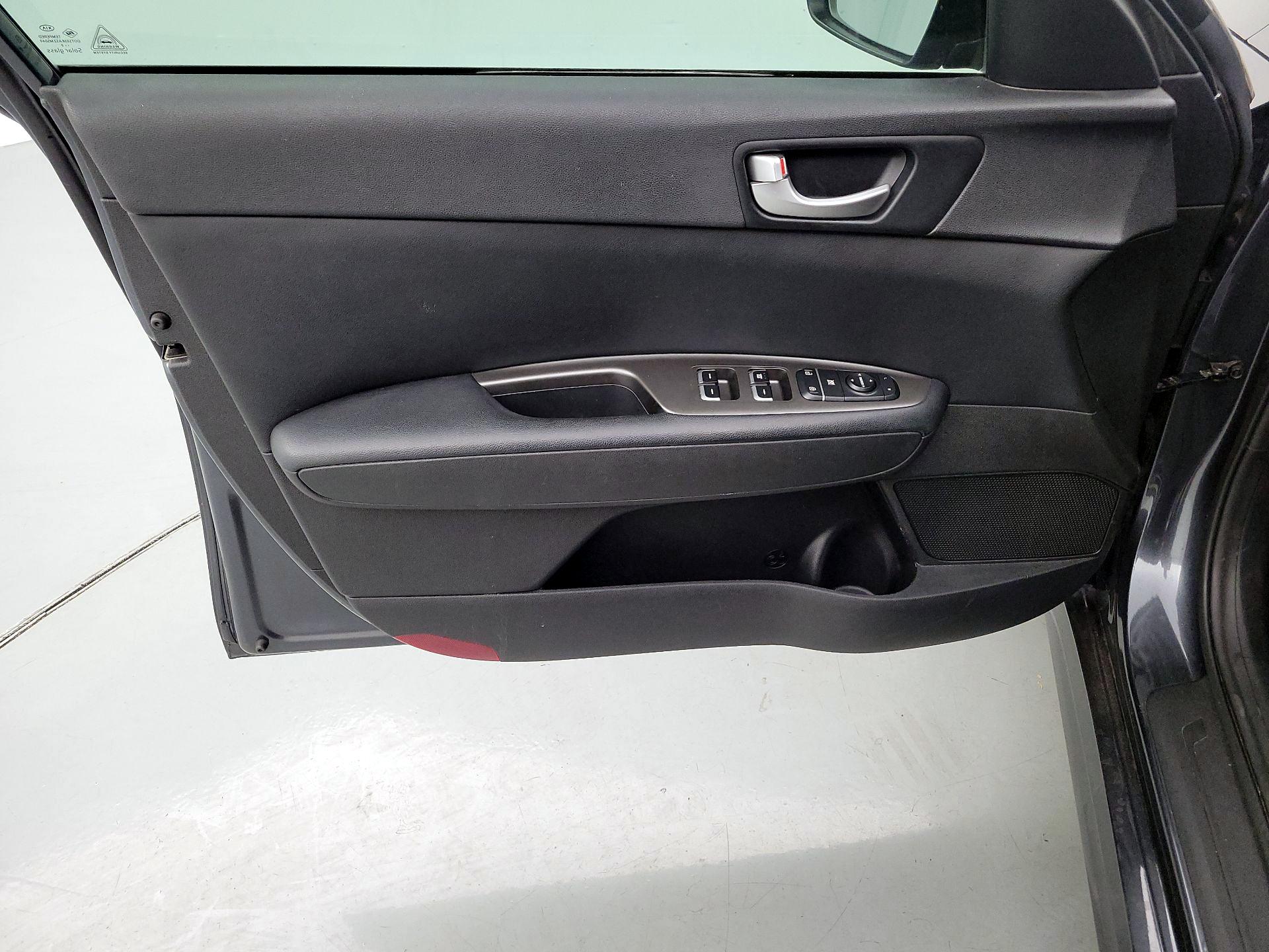 Thumbnail: 2019 Kia Optima - 12