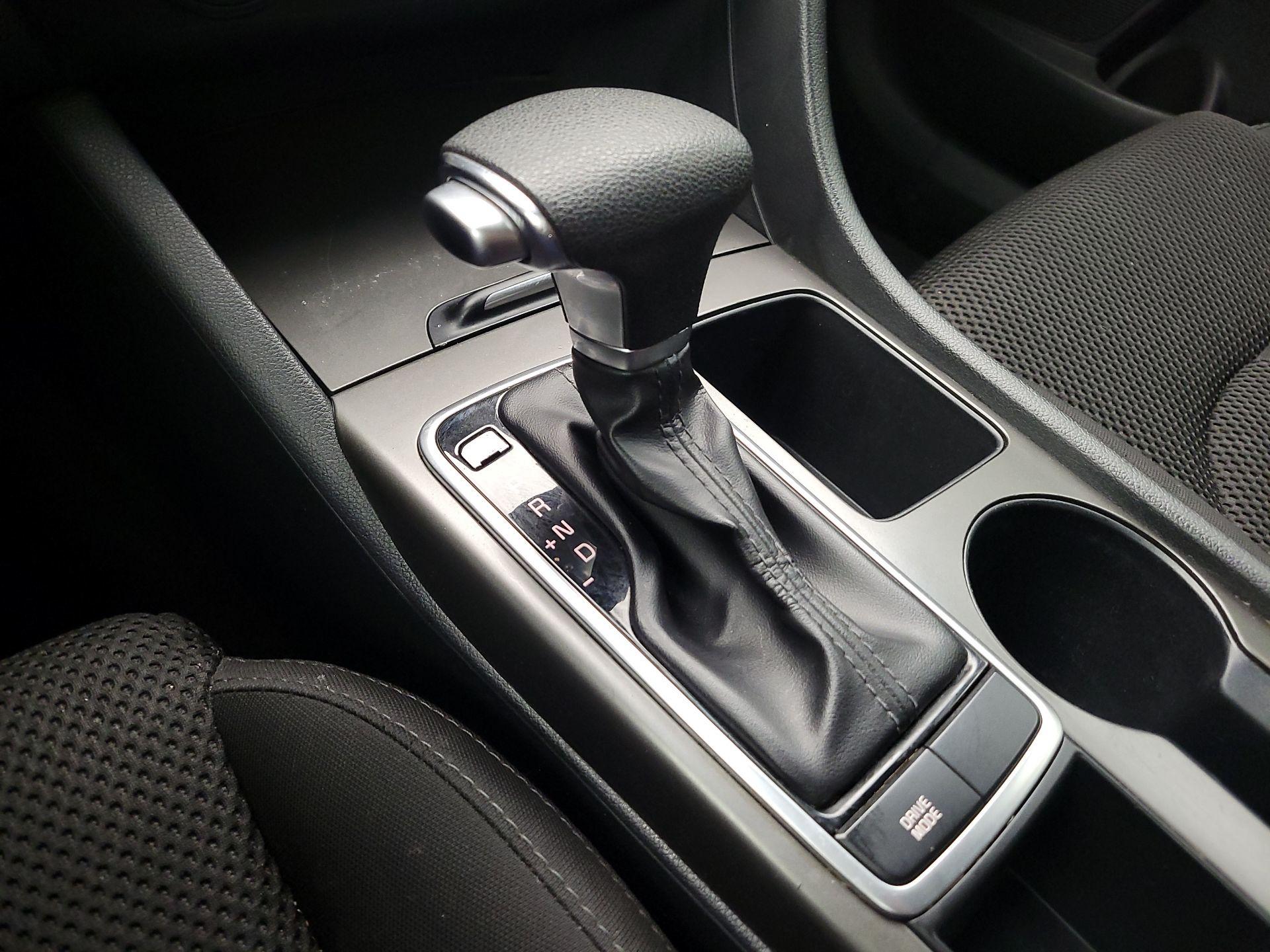 Thumbnail: 2019 Kia Optima - 17