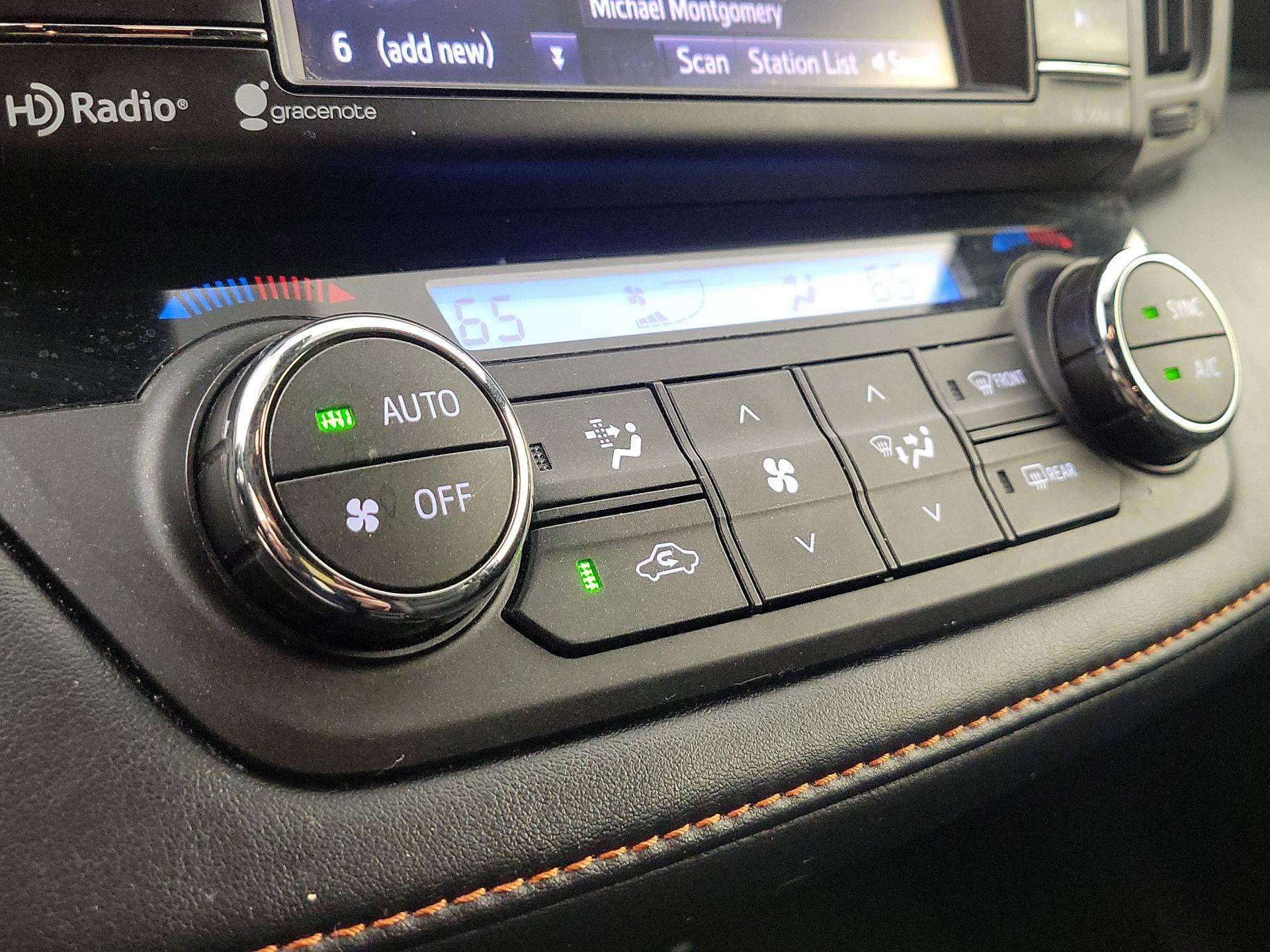Thumbnail: 2018 Toyota RAV4 - 16
