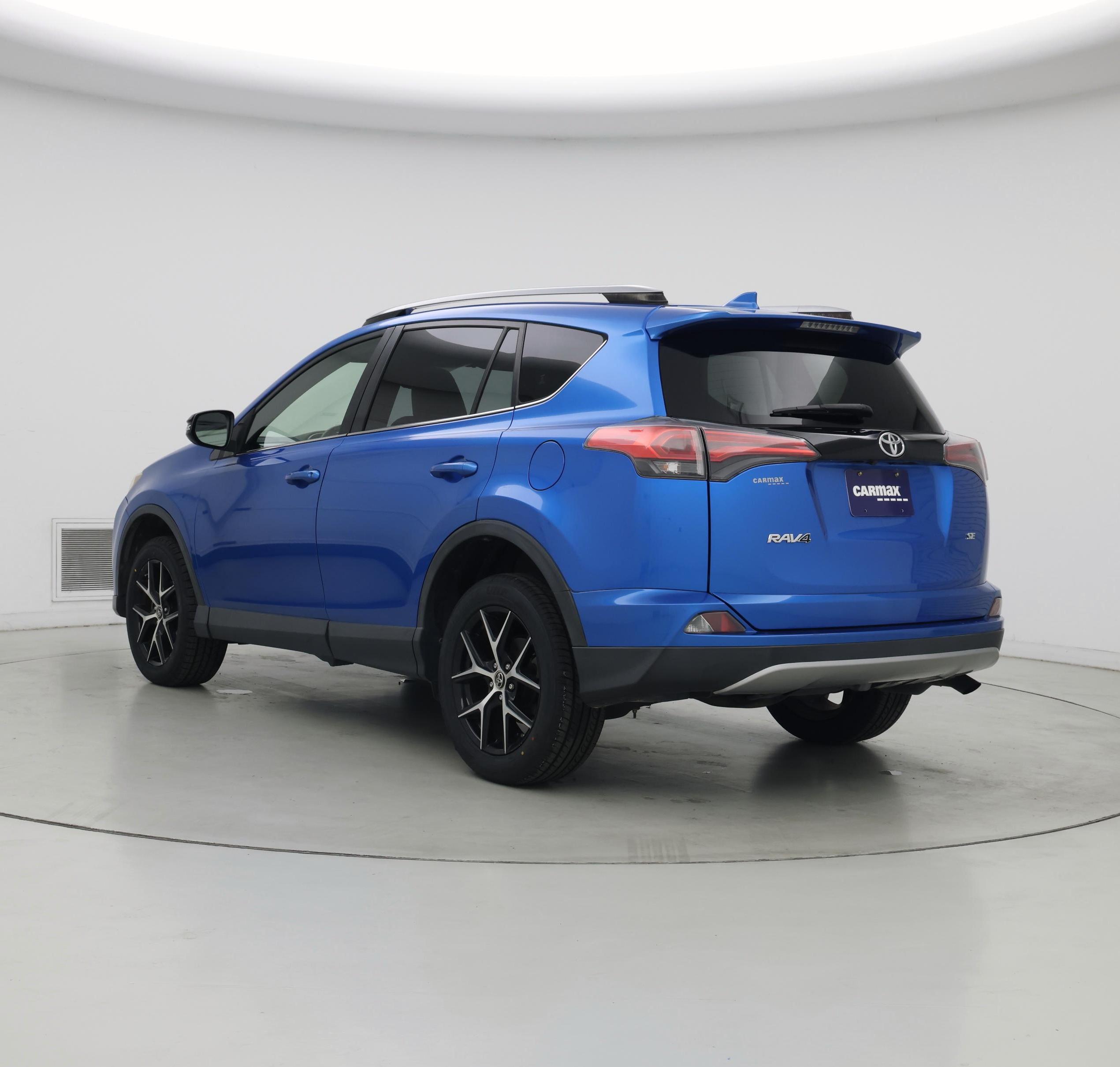 Thumbnail: 2018 Toyota RAV4 - 2