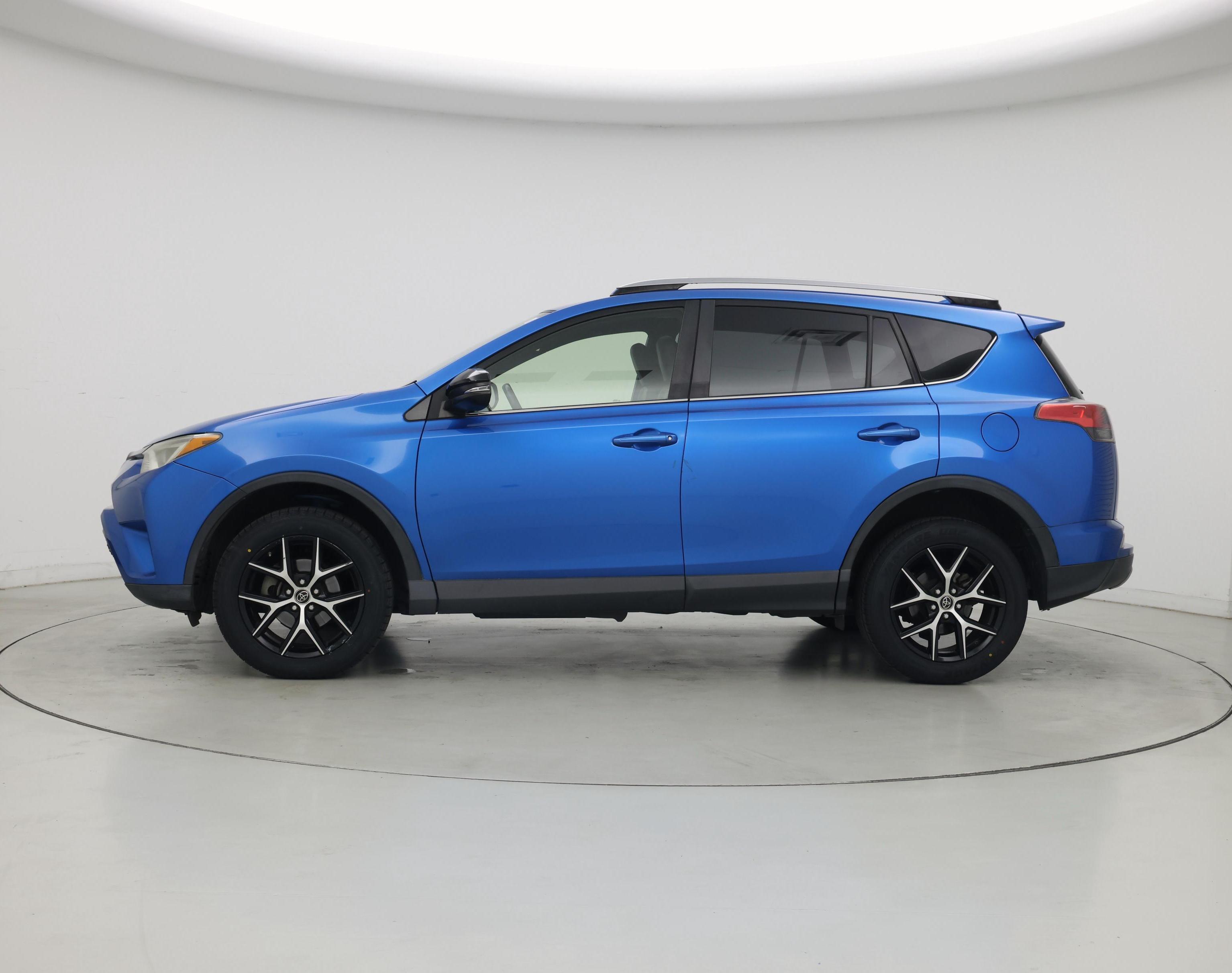 Thumbnail: 2018 Toyota RAV4 - 3