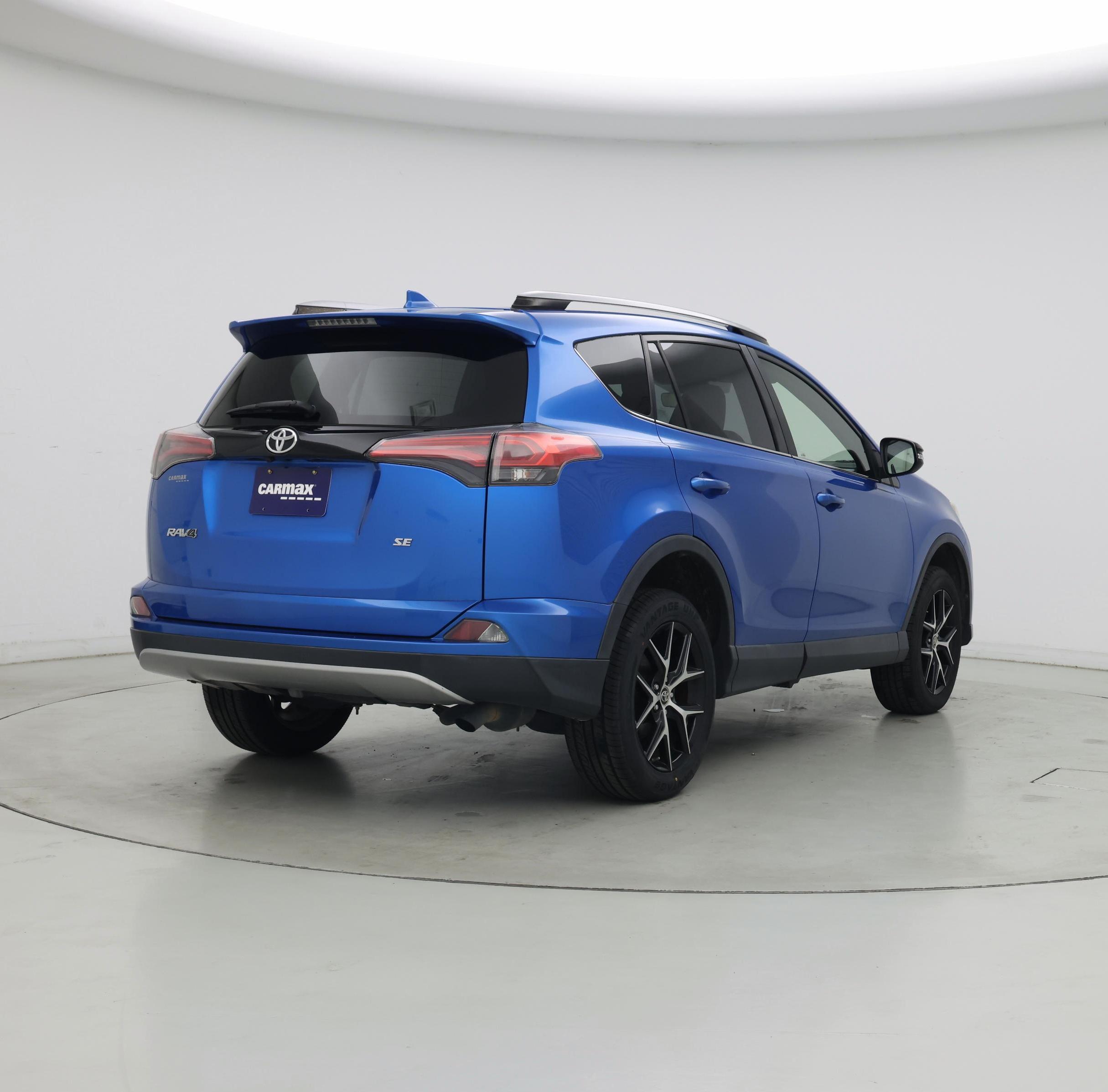 Thumbnail: 2018 Toyota RAV4 - 8