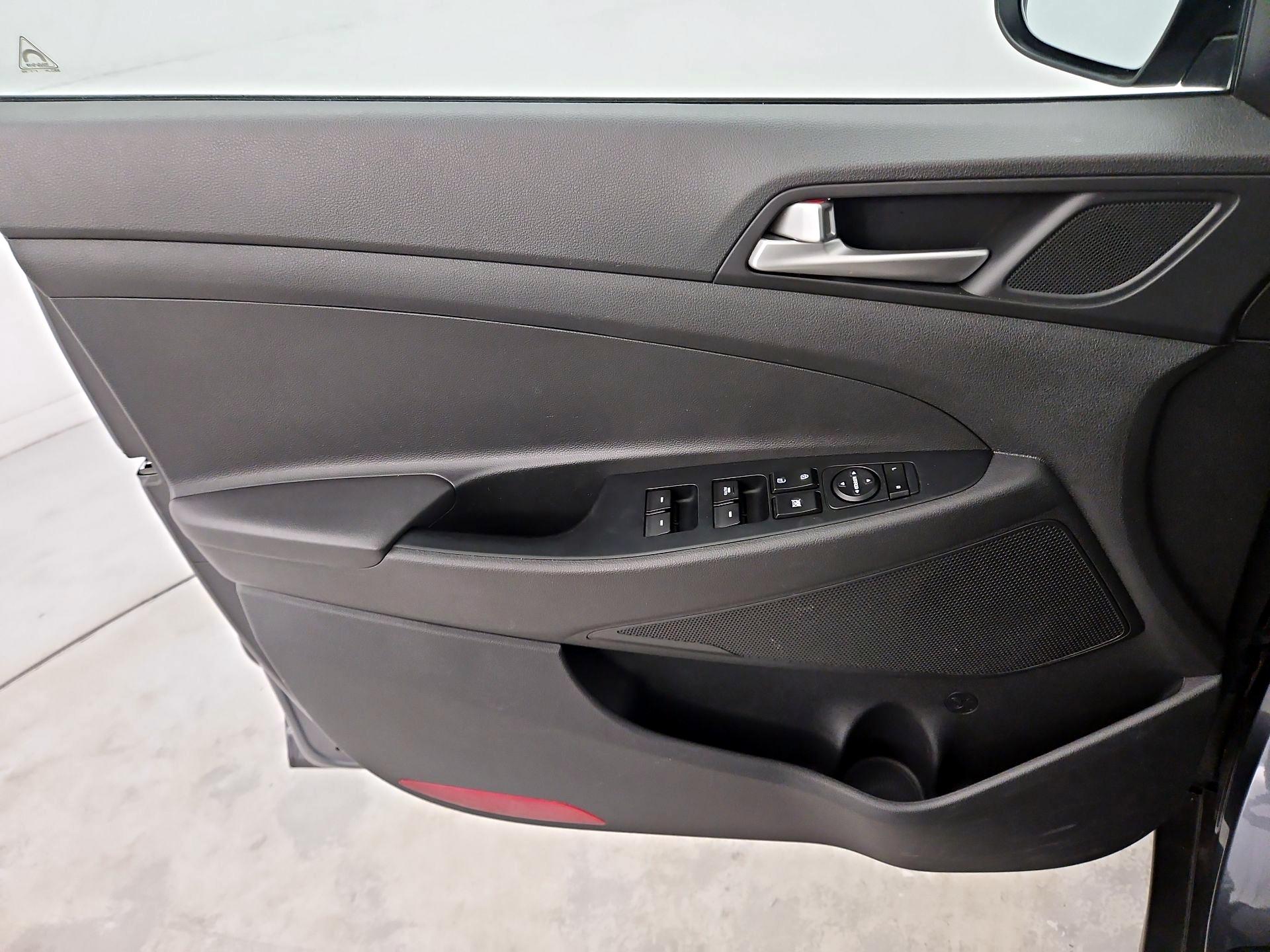 Thumbnail: 2019 Hyundai Tucson - 12