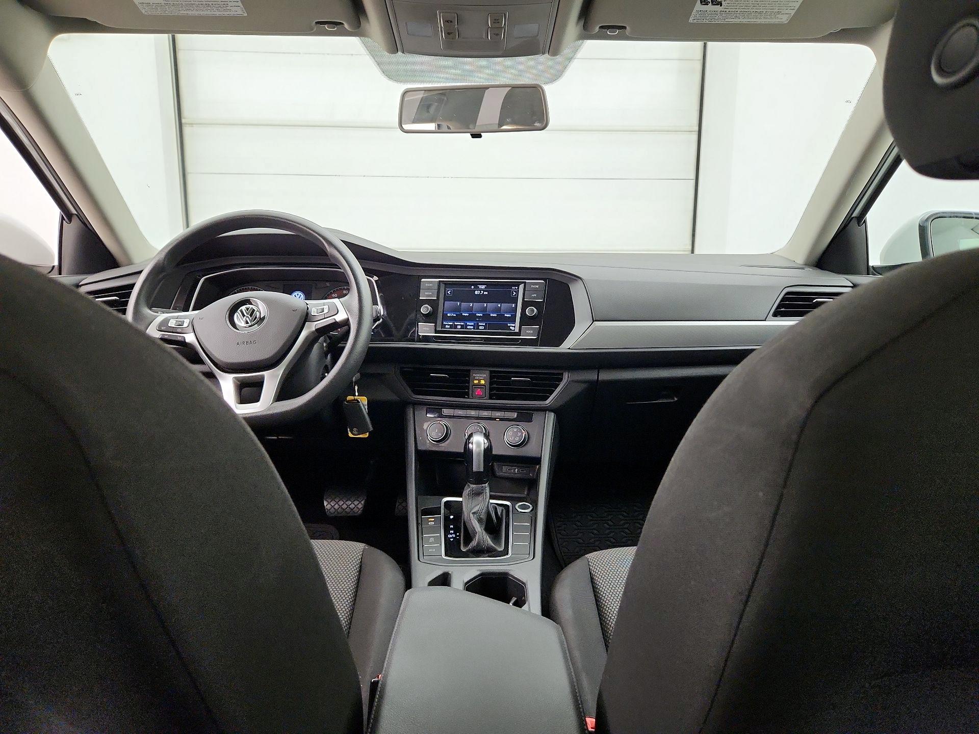 Thumbnail: 2020 Volkswagen Jetta - 9