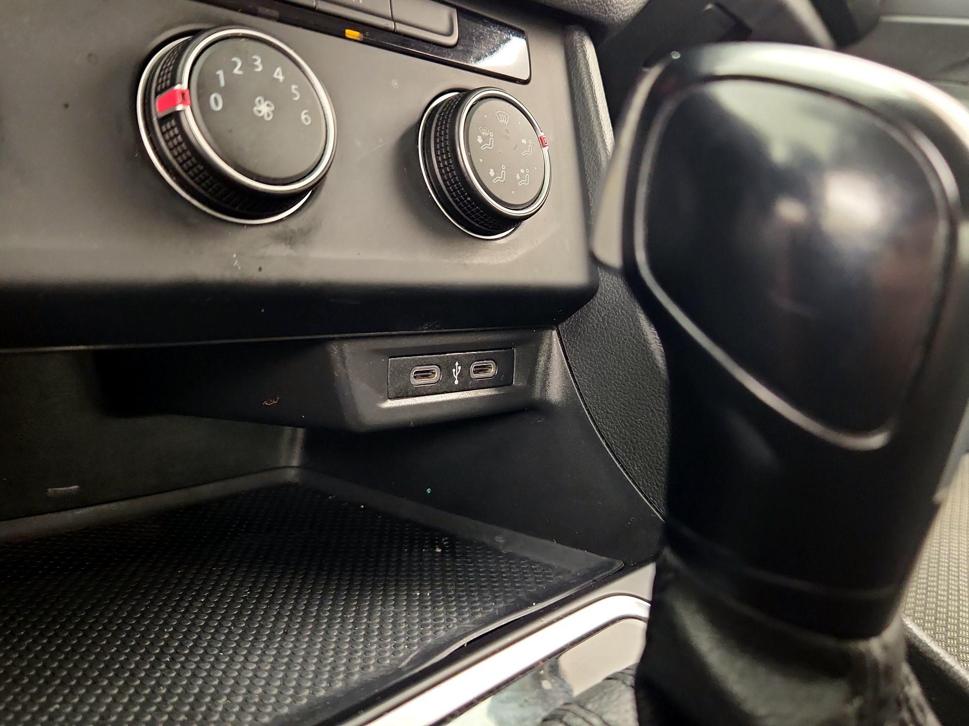 Thumbnail: 2020 Volkswagen Jetta - 18