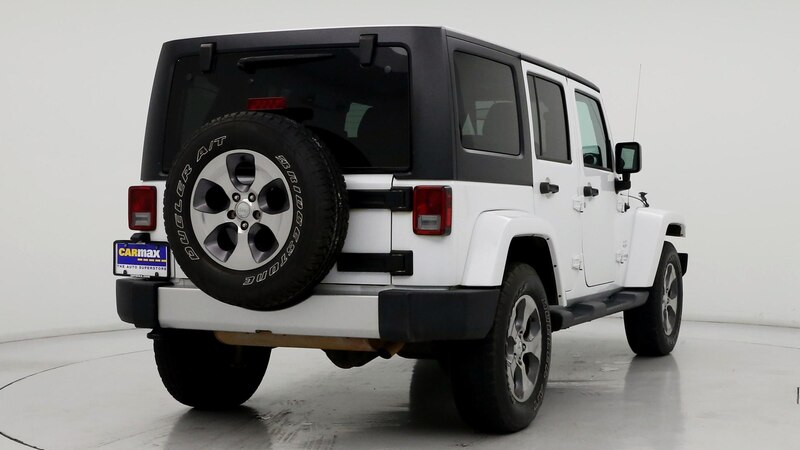 2018 Jeep Wrangler Unlimited Sahara 8