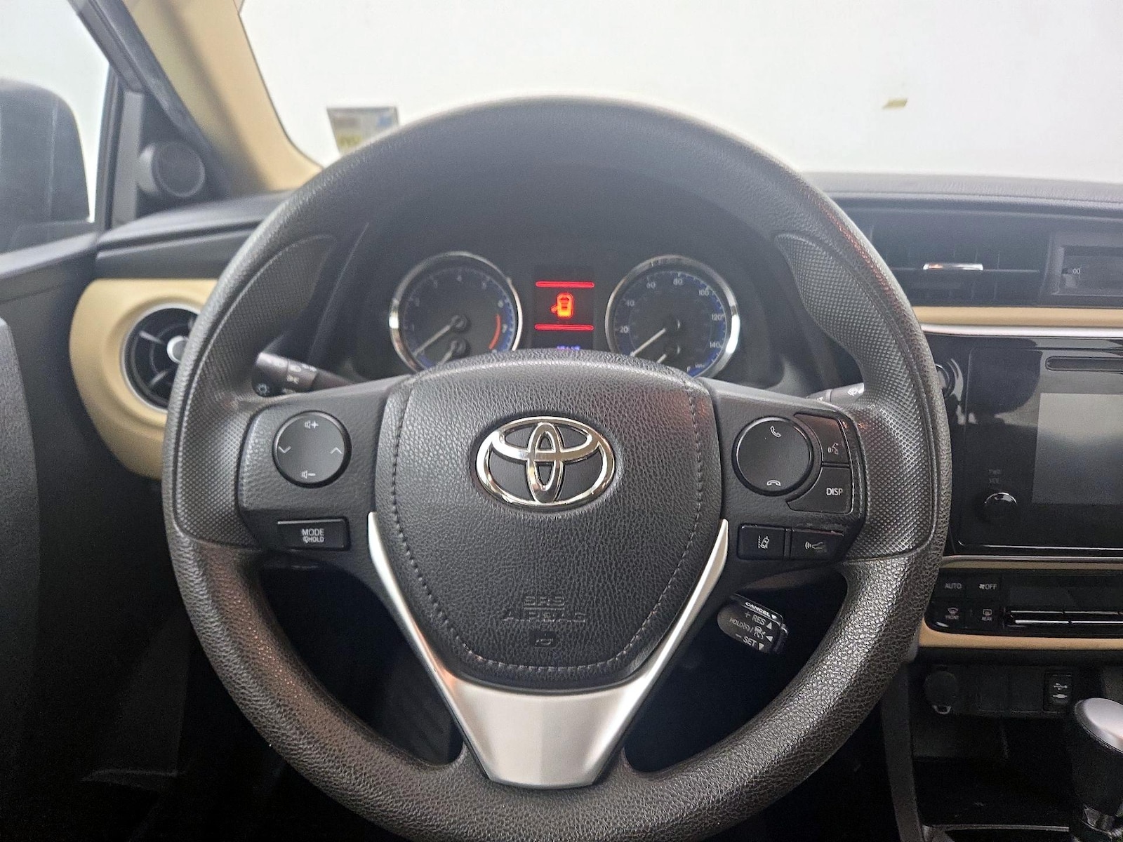 2019 Toyota Corolla LE - Photo 11
