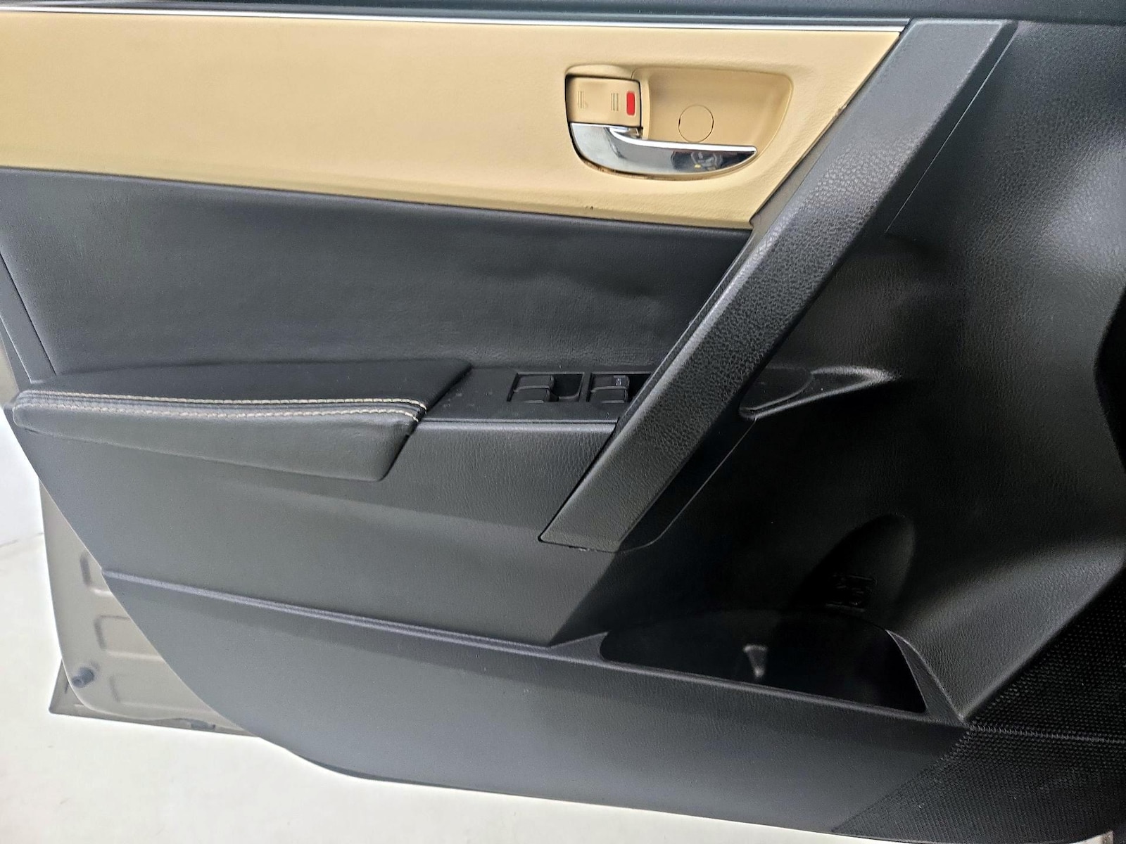 2019 Toyota Corolla LE - Photo 13