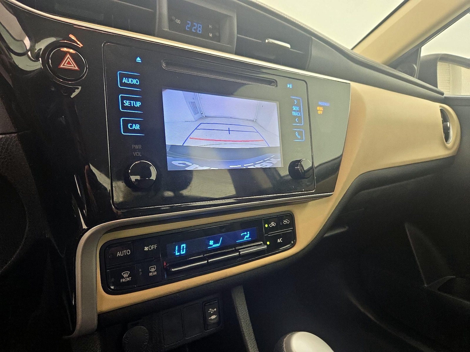 2019 Toyota Corolla LE - Photo 15
