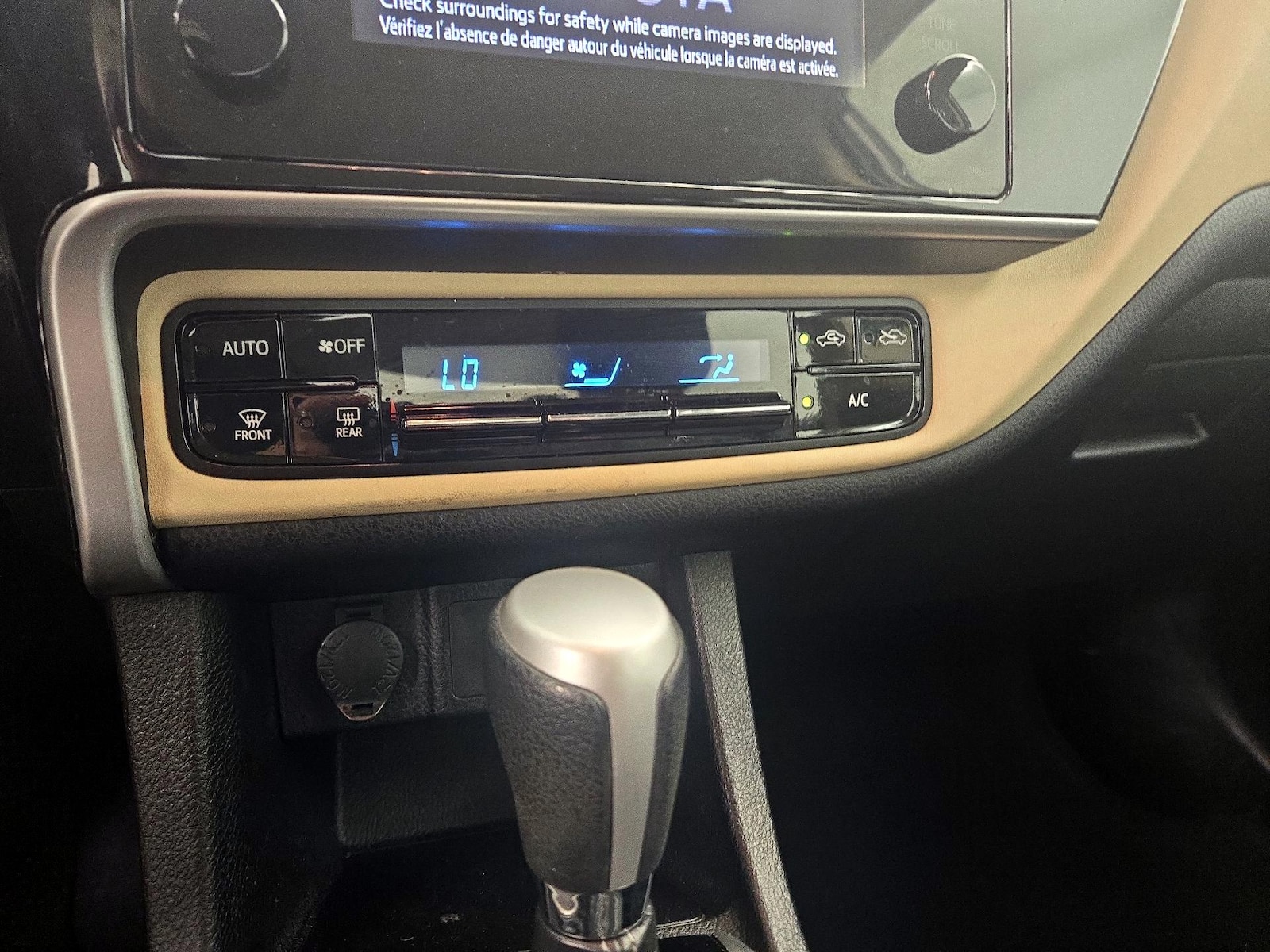 2019 Toyota Corolla LE - Photo 17