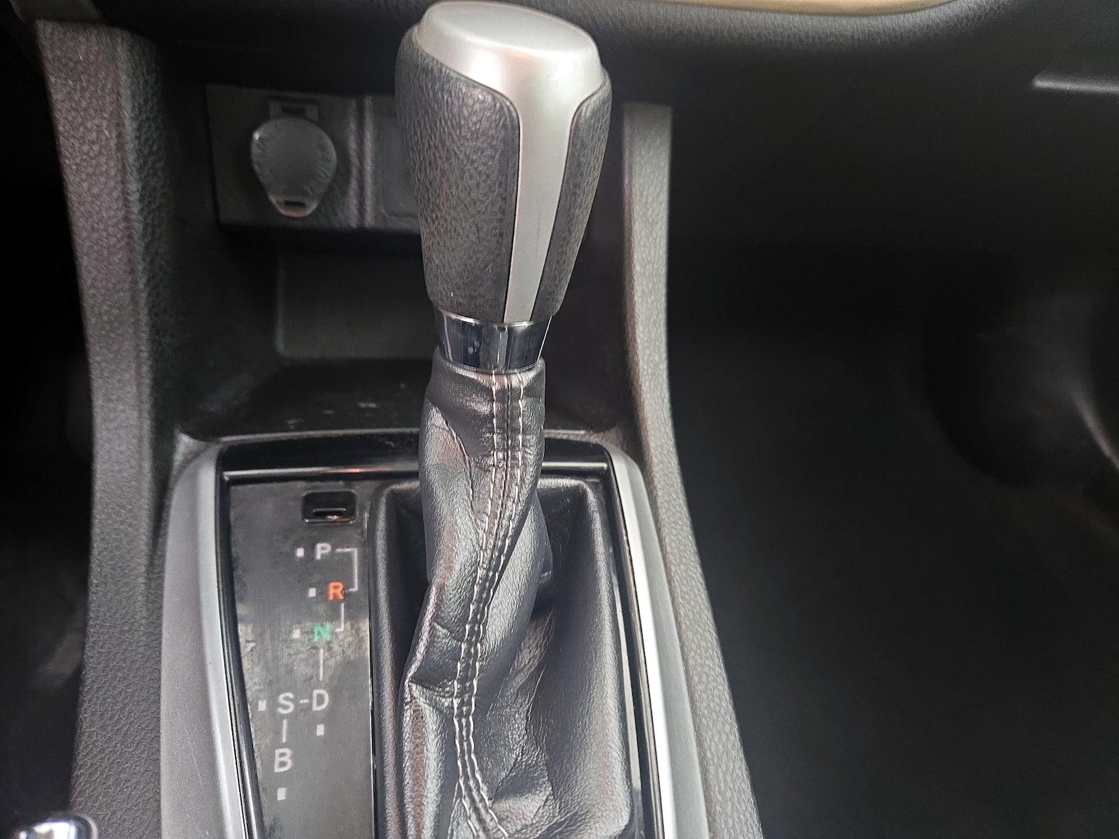 2019 Toyota Corolla LE - Photo 18