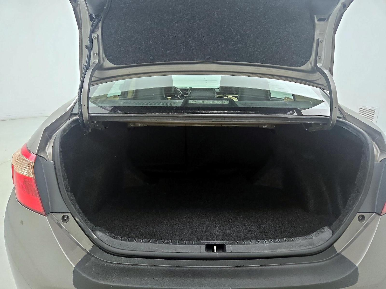 2019 Toyota Corolla LE - Photo 21