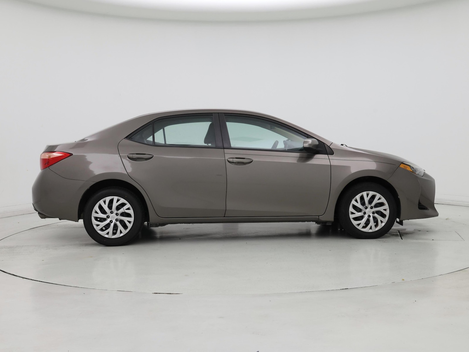 2019 Toyota Corolla LE - Photo 8