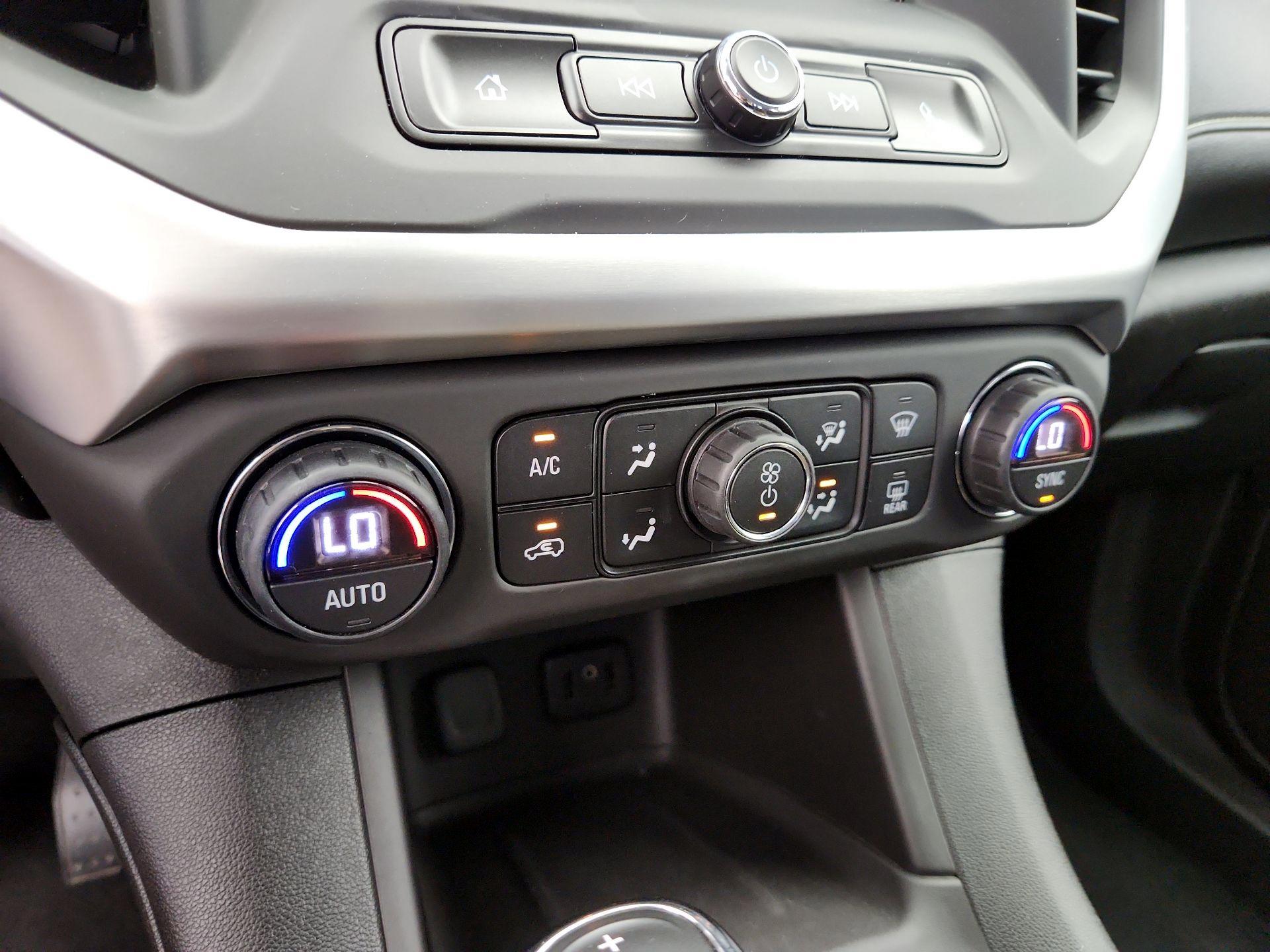 Thumbnail: 2017 GMC Acadia - 16