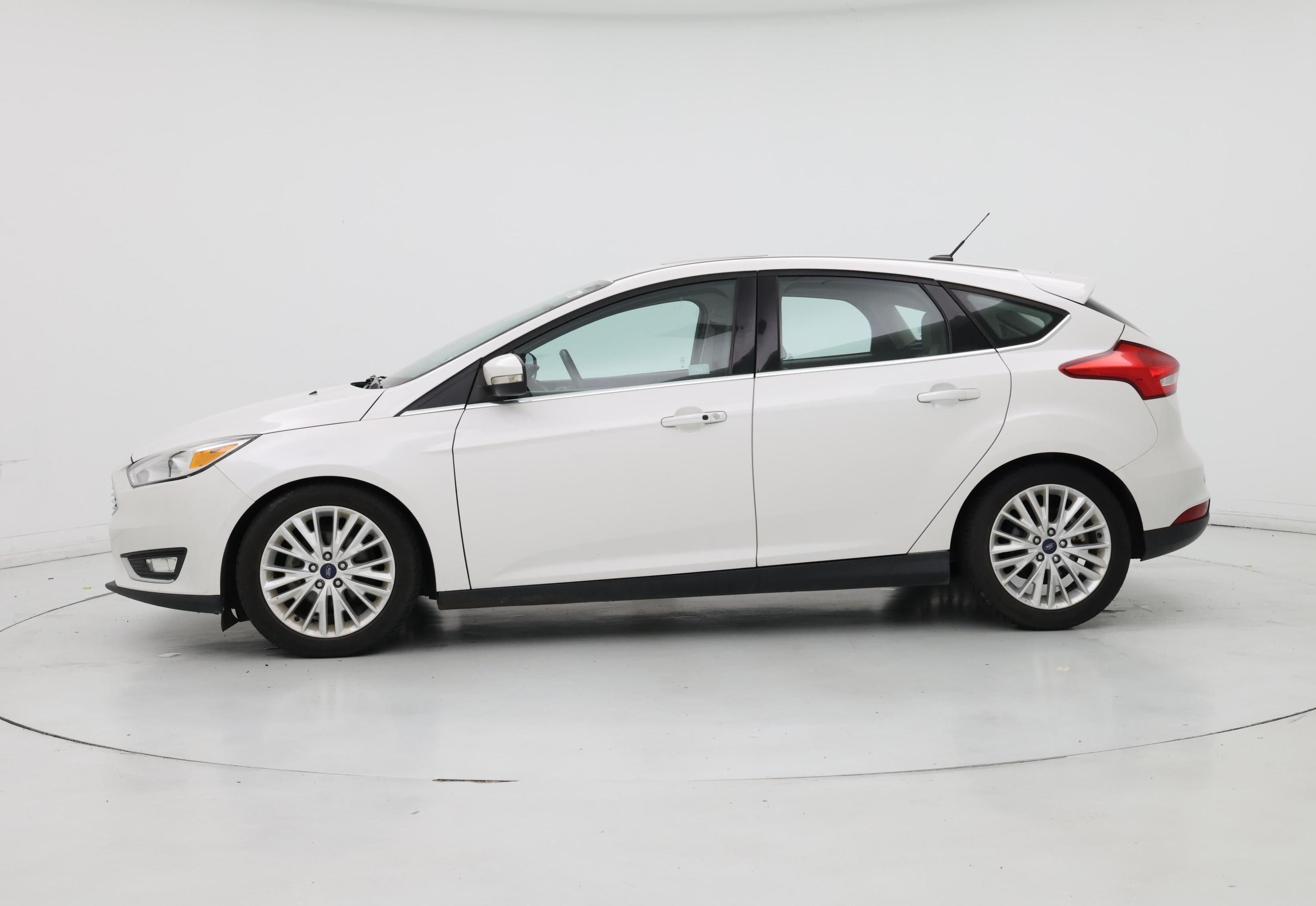 Thumbnail: 2016 Ford Focus - 3