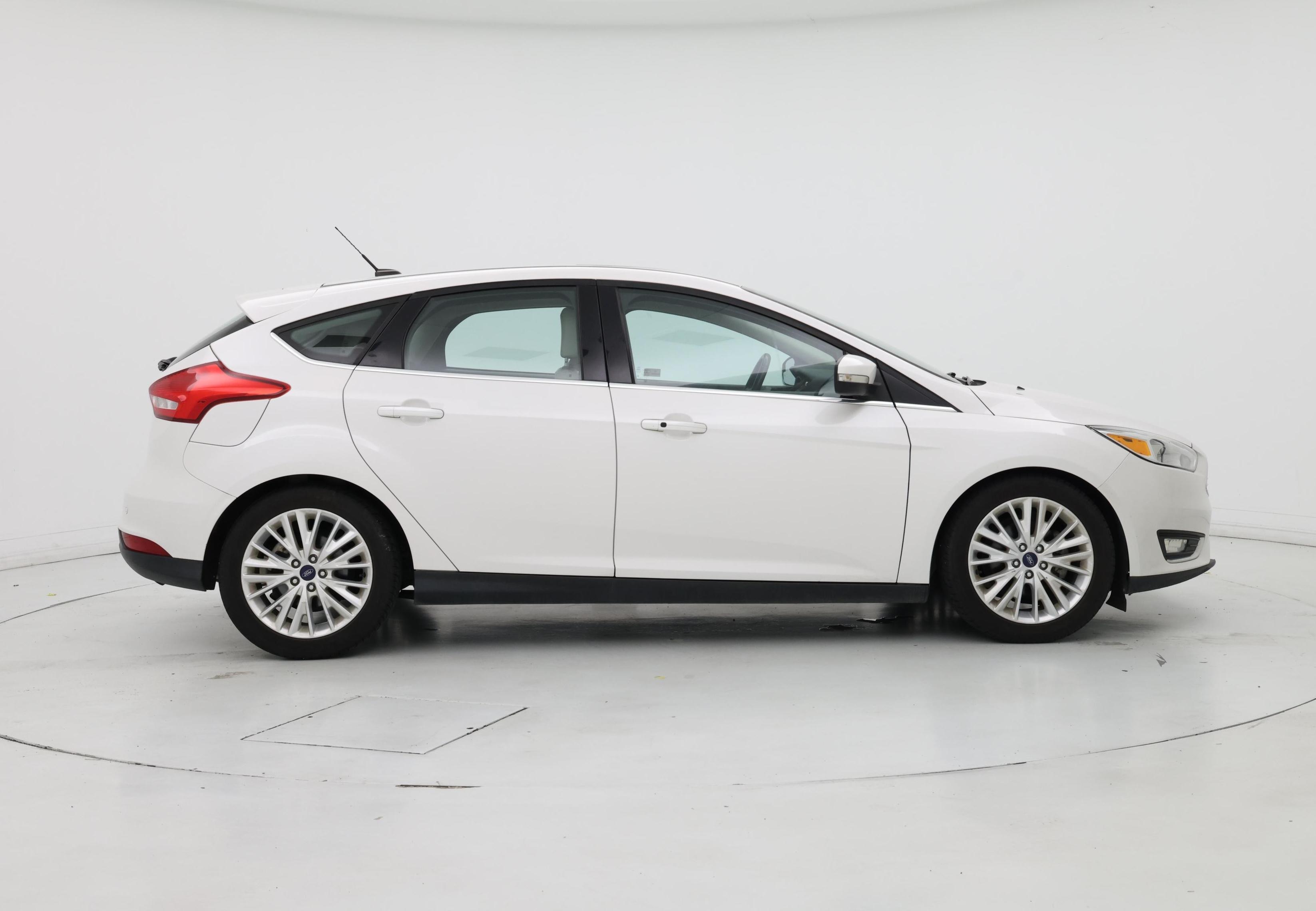 Thumbnail: 2016 Ford Focus - 7