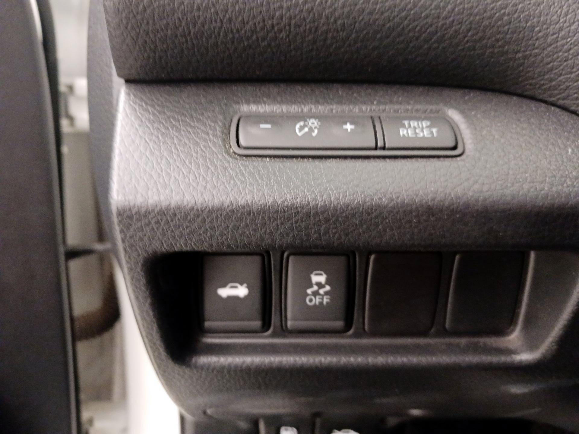 Thumbnail: 2017 Nissan Altima - 13