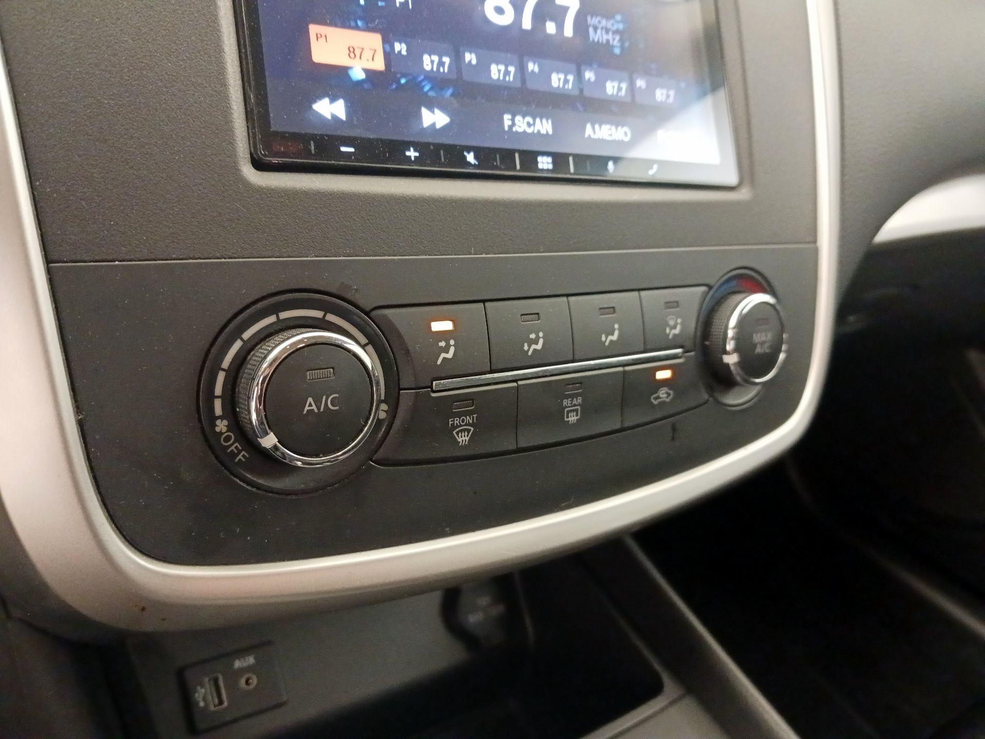 Thumbnail: 2017 Nissan Altima - 16