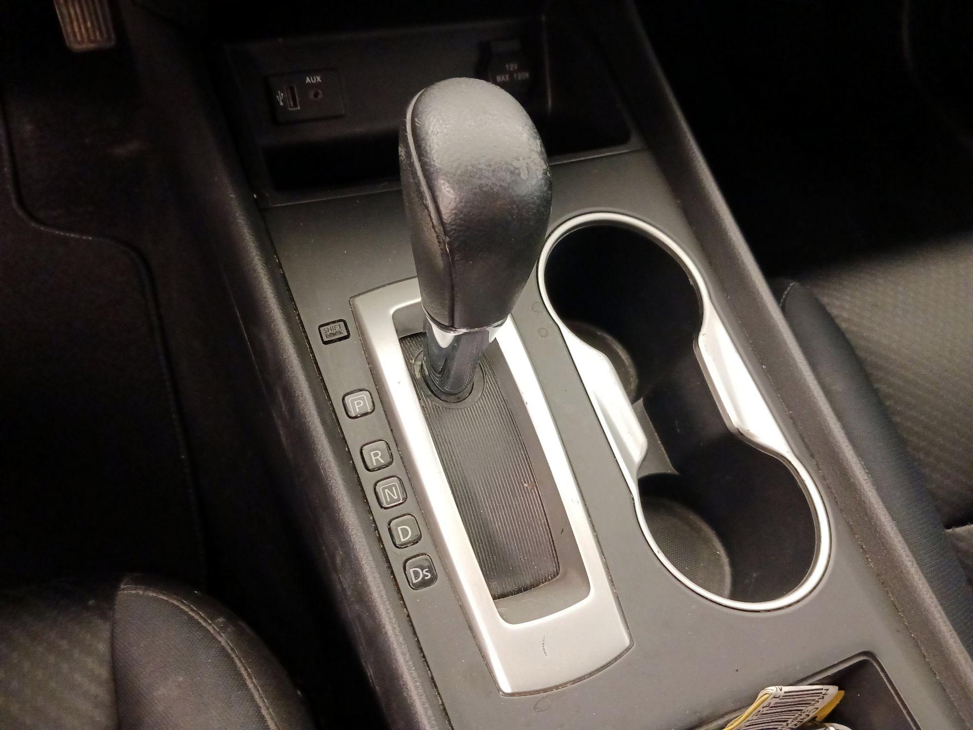 Thumbnail: 2017 Nissan Altima - 17