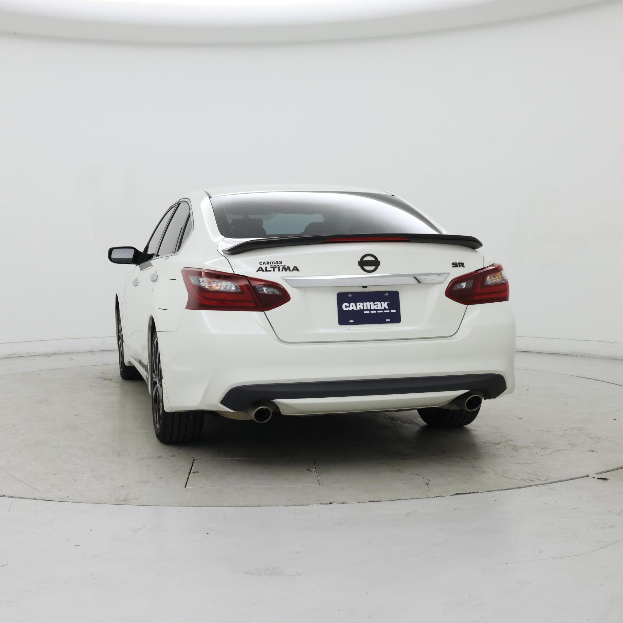 Thumbnail: 2017 Nissan Altima - 6