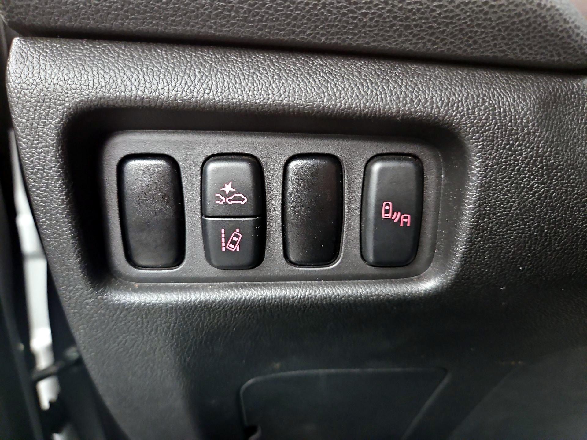 Thumbnail: 2020 Mitsubishi Outlander Sport - 13