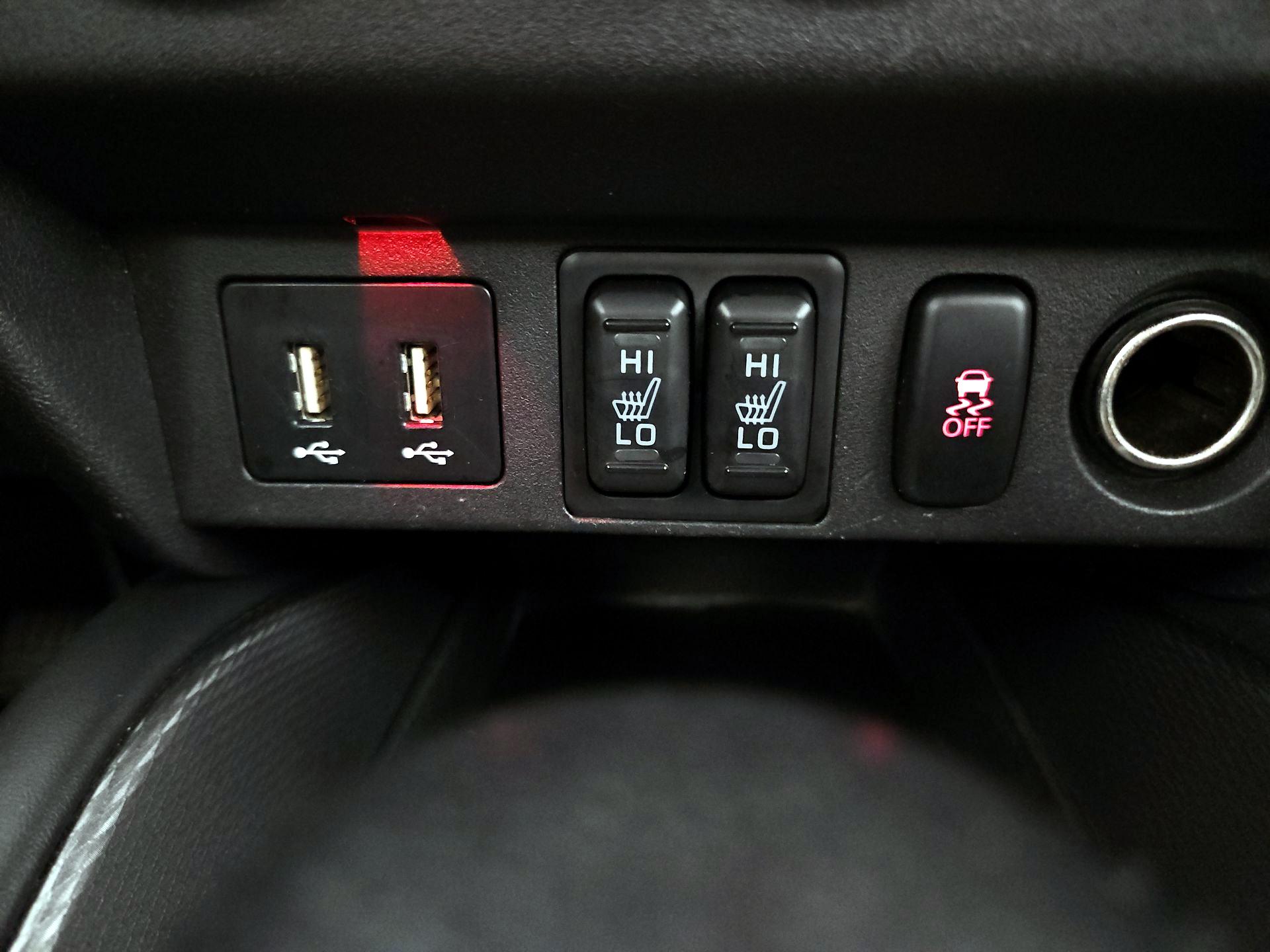 Thumbnail: 2020 Mitsubishi Outlander Sport - 18
