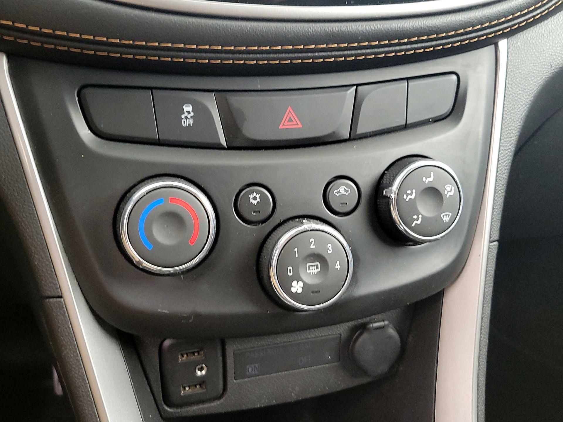 Thumbnail: 2021 Chevrolet Trax - 16