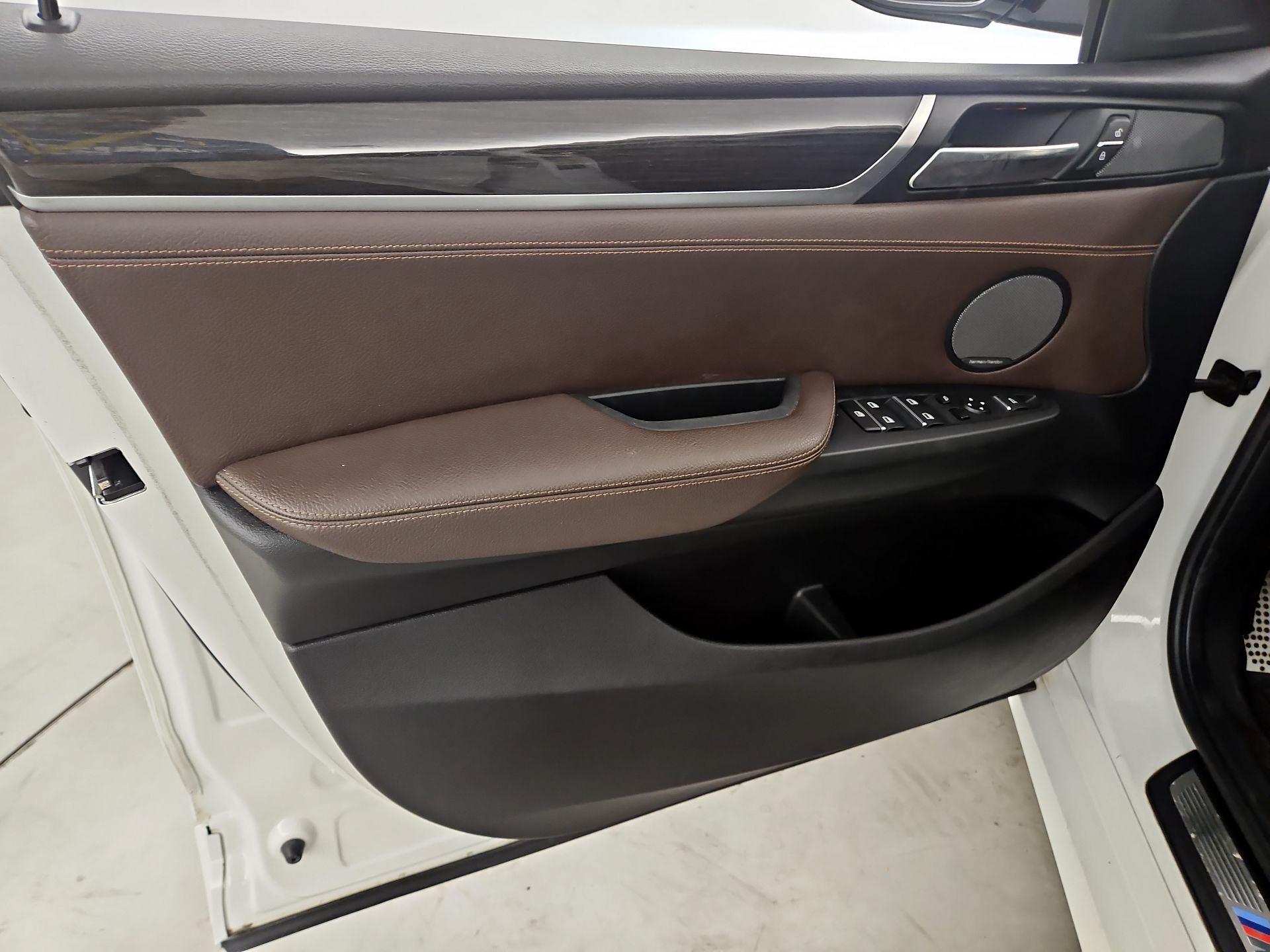 Thumbnail: 2017 BMW X4 - 12