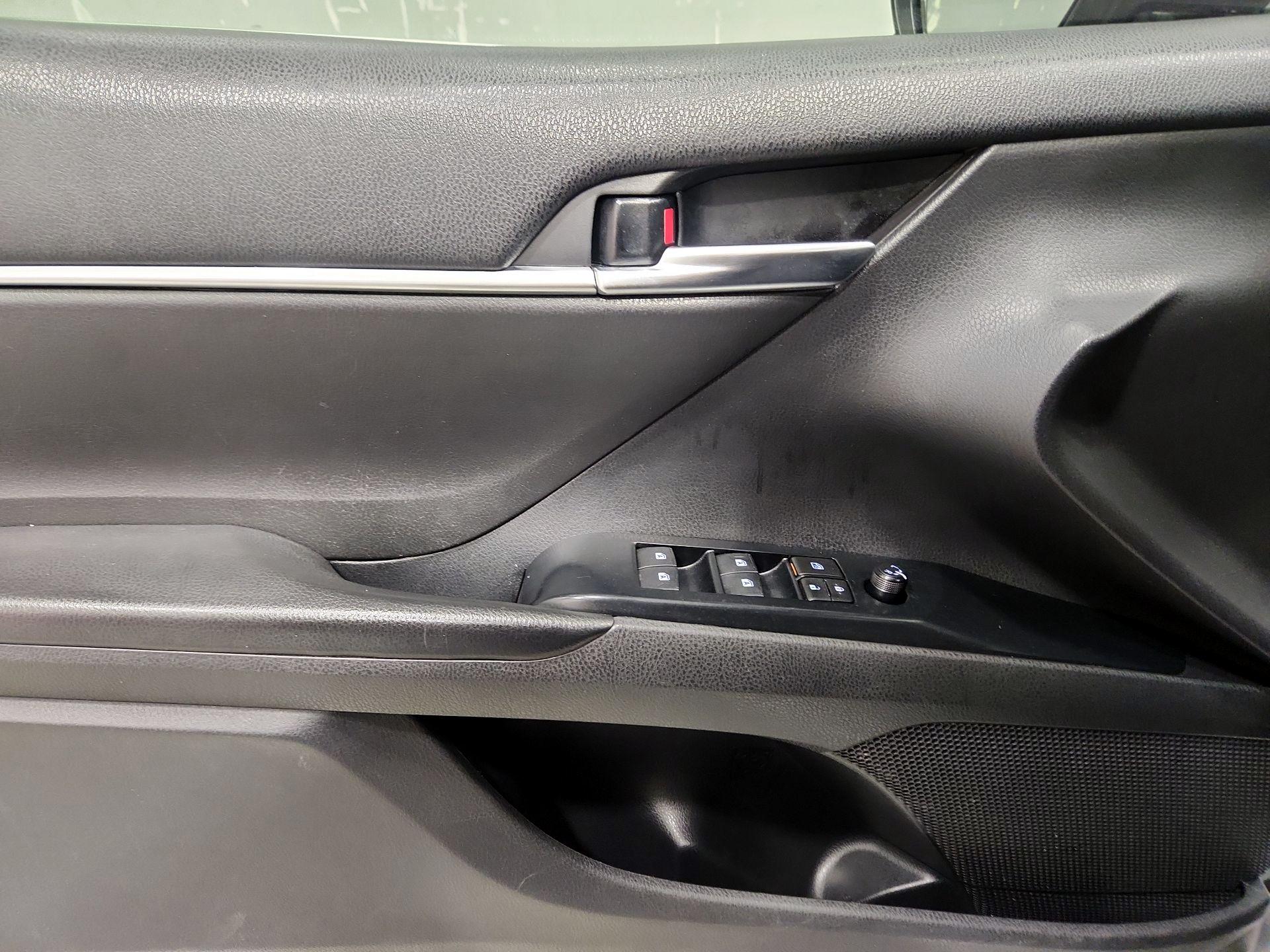 Thumbnail: 2020 Toyota Camry - 12